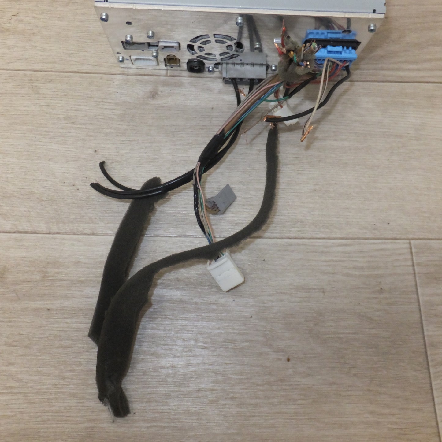 [送料無料] 現状品★HARMAN製 スズキ 純正 メモリーナビゲーション 80P0 39920-80P03-0CE[16]★