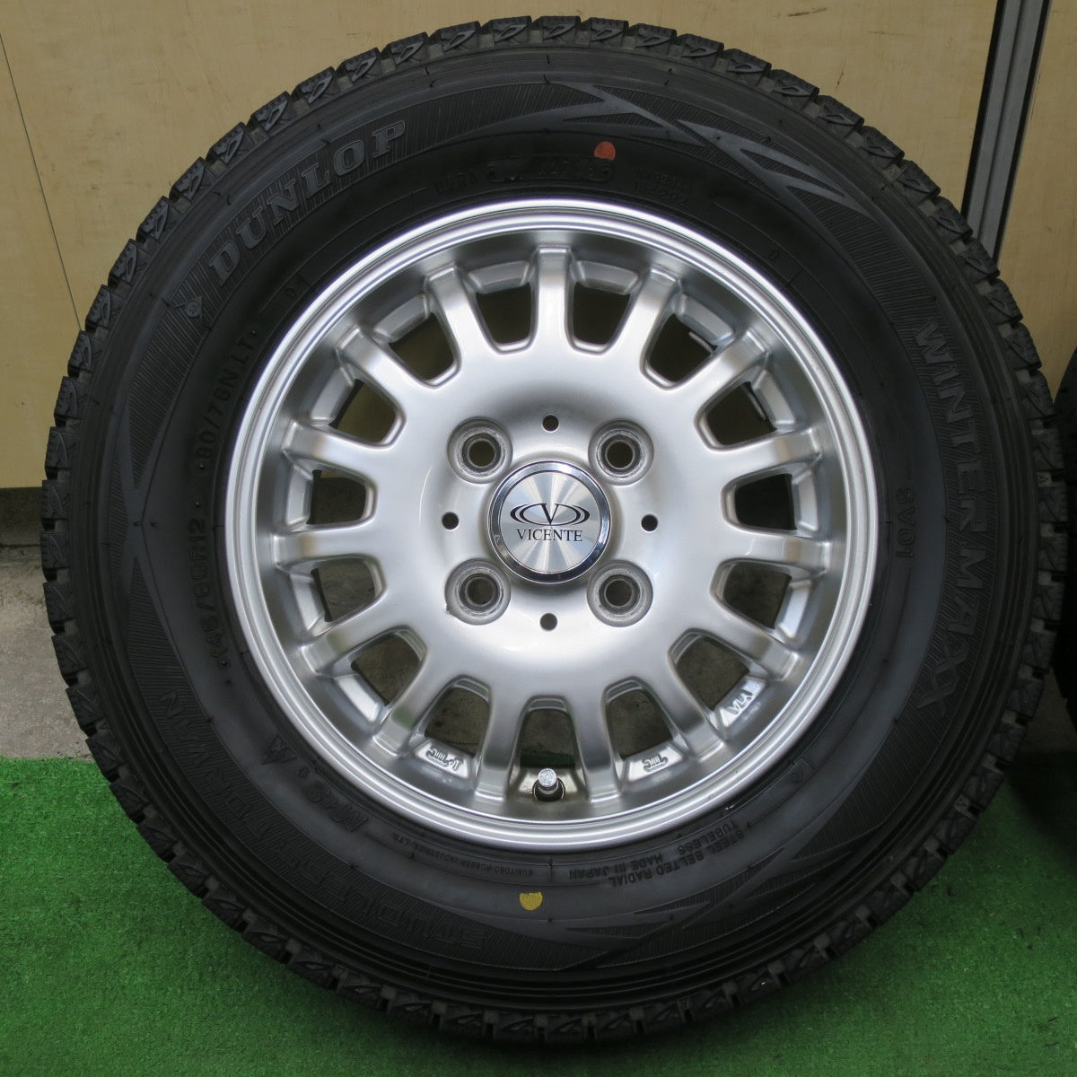 バリ溝！キレイ！9.5分★スタッドレス 145/80R12 80/78N ダンロップ ウインターマックス SV01 VICENTE ヴィセンテ 12インチ PCD100/4H★5062003TTス