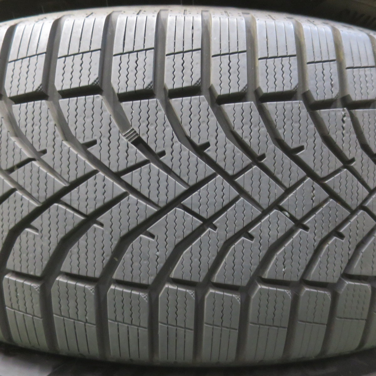 バリ溝！24年！ほぼ10分★235/55R18 ダンロップ SYNCHRO WEATHER オールシーズン 18インチ タイヤ ハリアー レクサス NX 等★6061501イスタ