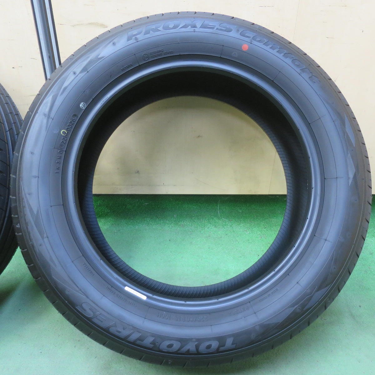 新車外し！26年★225/60R18 トーヨー プロクセス Comfort コンフォート タイヤ 18インチ 40系 アルファード ヴェルファイア ハリアー RAV4 等★6062412イノタ