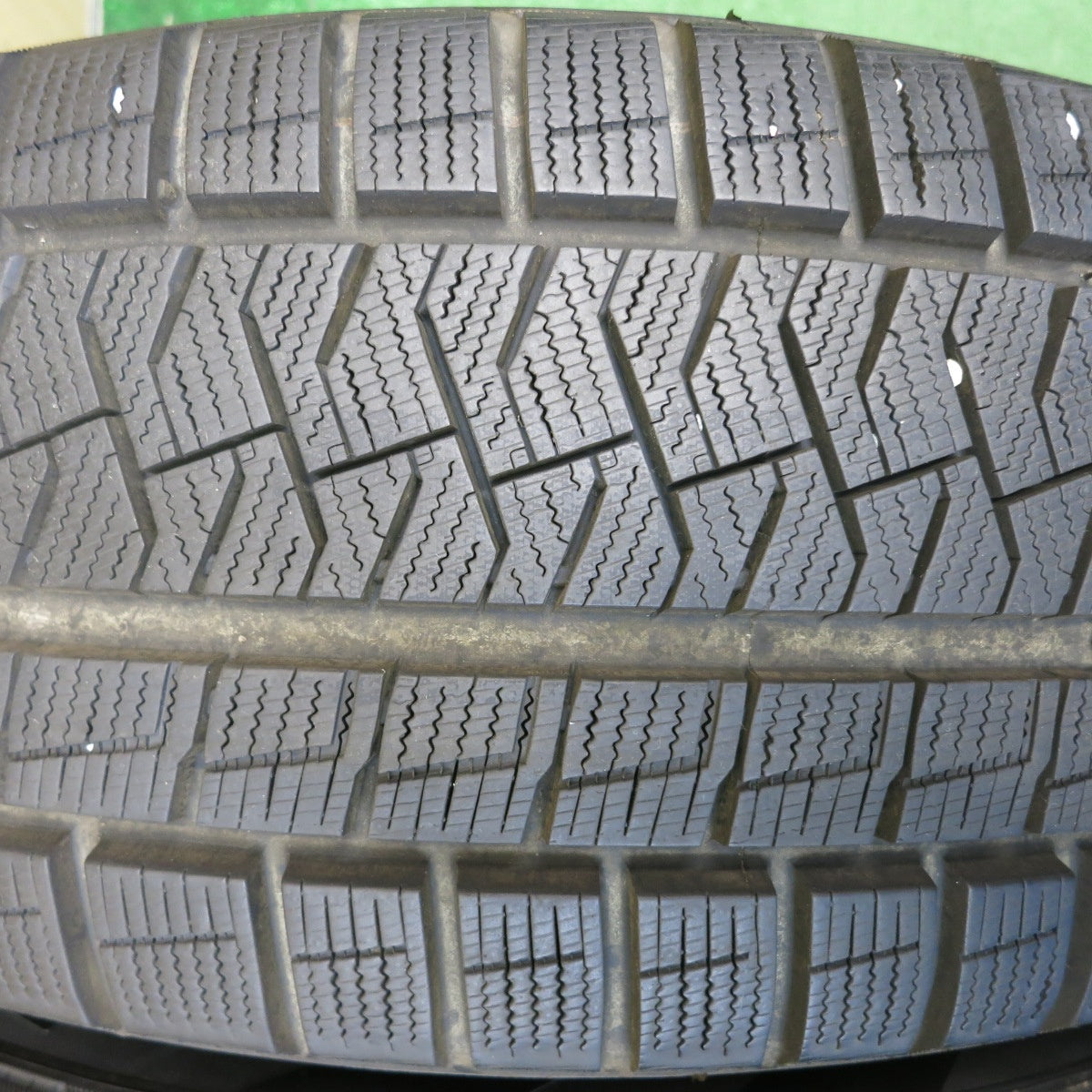 バリ溝！9.5分以上★スタッドレス 215/60R17 ピレリ アイスアシンメトリコ プラス JOKER ジョーカー 17インチ PCD114.3/5H★6040504HAス
