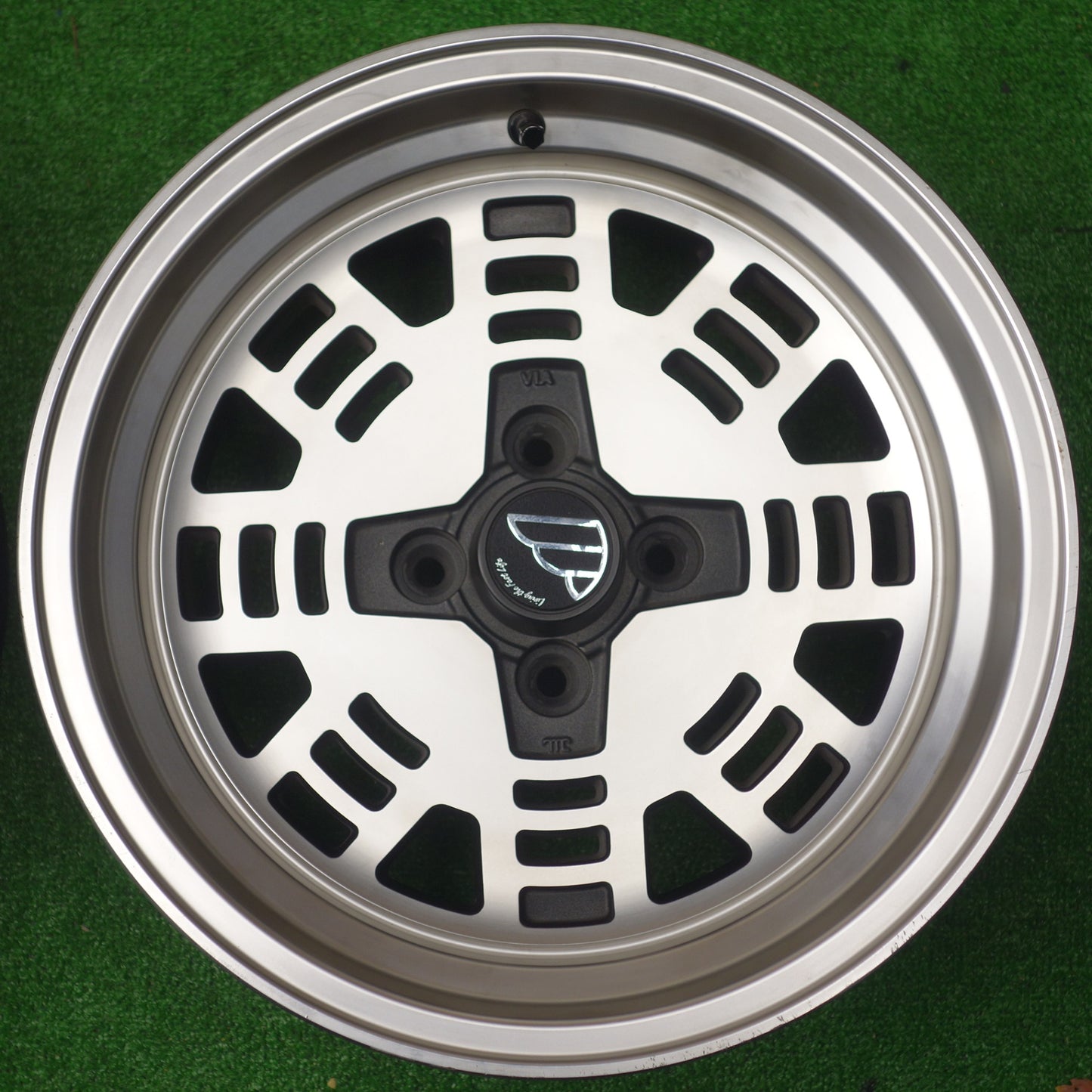 キレイ★FATLACE FZ01 15インチ ホイール ファットレース 15×8.5J 15×9.5J 15 25 PCD100/4H★5120502KTホ