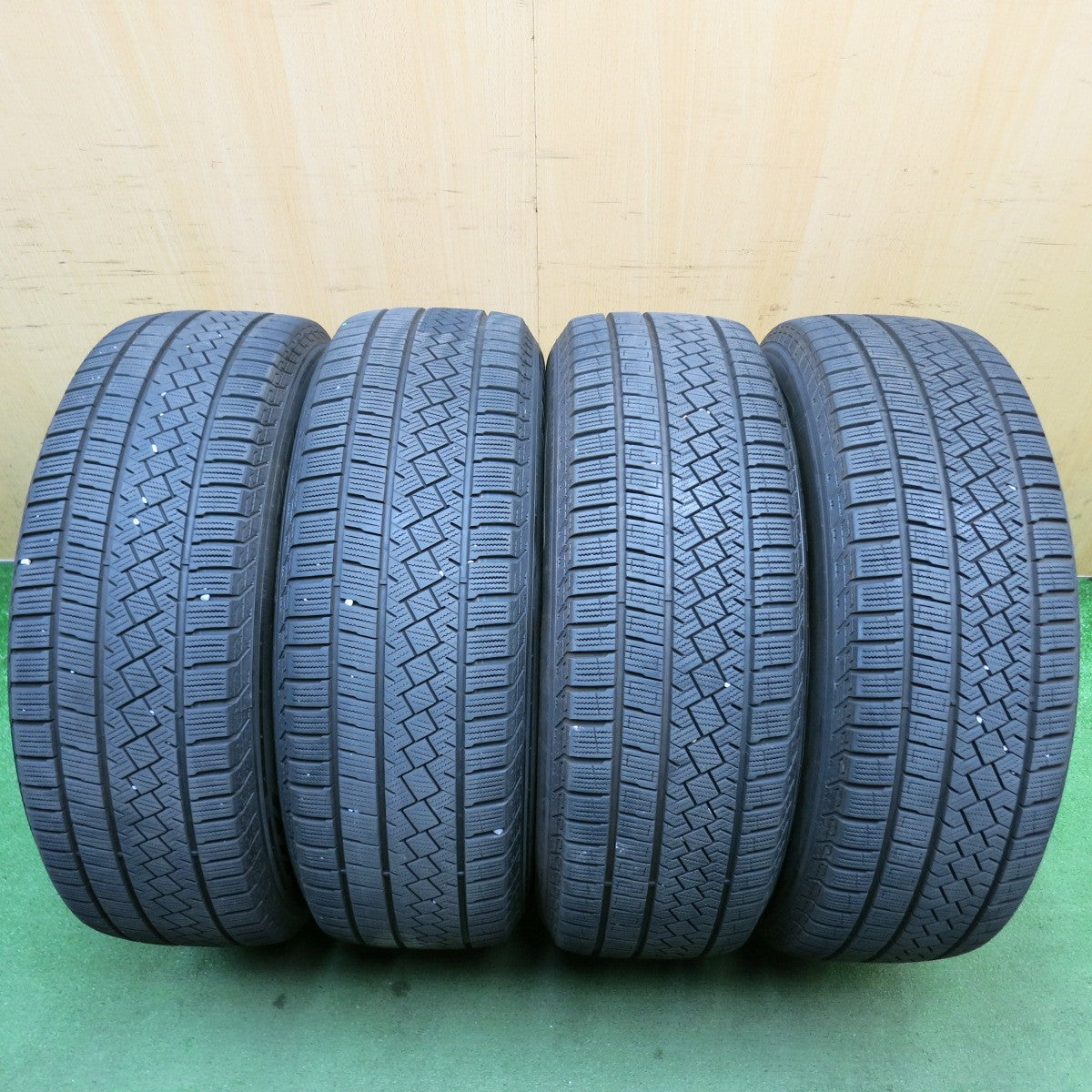 バリ溝！22年！8.5分◎スタッドレス 225/65R17 ピレリ アイスゼロ アシンメトリコ SCHNEIDER MiD シュナイダー 17インチ PCD114.3/5H◎6071809HAス