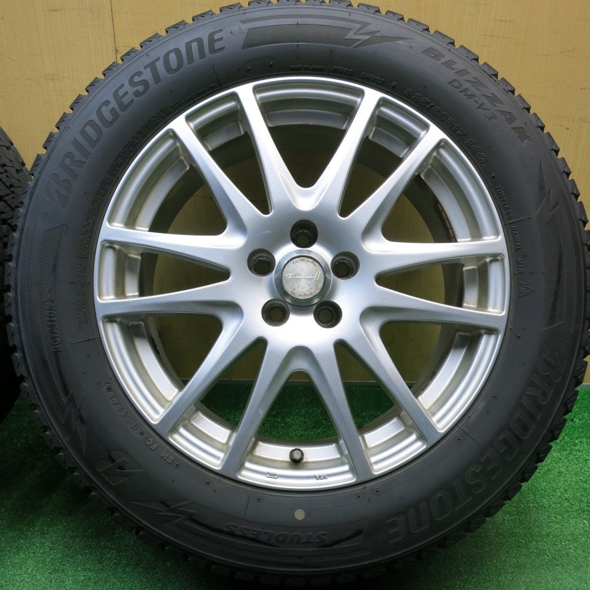 バリ溝！22年！9.5分★フォレスター 等 225/60R17 スタッドレス ブリヂストン ブリザック DM-V3 La-Strada Tirado β 阿部商会 ラストラーダ ティラード 17インチ PCD100/5H★5113004HAス
