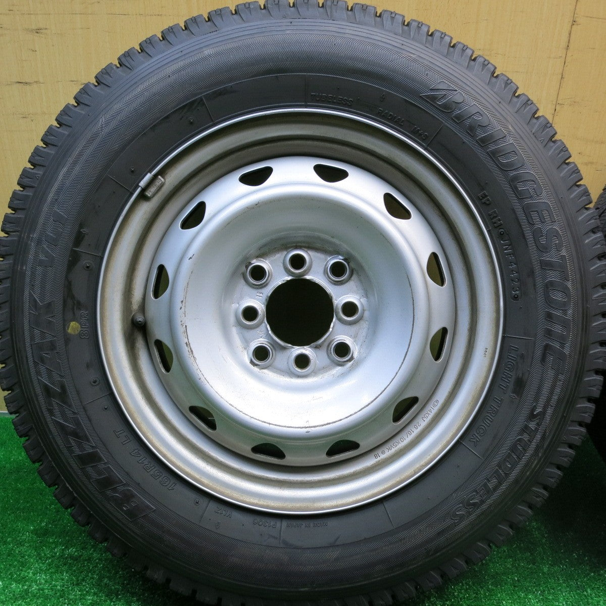 バリ溝！23年！ほぼ10分★スタッドレス 165R14 8PR ブリヂストン ブリザック VL1 スチール ホイール 14インチ PCD100 114.3/4H マルチ★5100906HAス