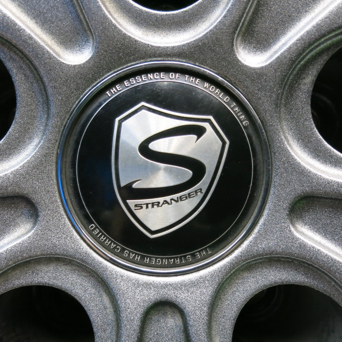 バリ溝！23年！キレイ！9.5分◎スタッドレス 225/65R17 ネクセン ウィンガード ice SUV STRANGER ストレンジャー 17インチ PCD114.3/5H◎6092405HAス
