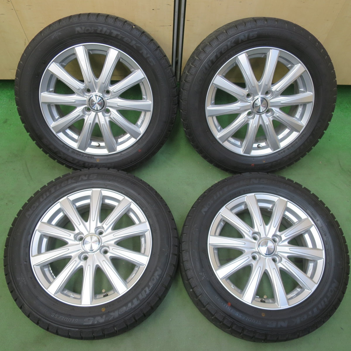 バリ溝！23年！キレイ！9.5分★スタッドレス 185/60R15 オートバックス ノーストレック N5 JOKER ジョーカー 15インチ PCD100/4H★6060604イス