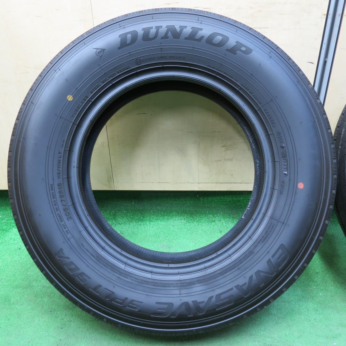 [送料無料] 新車外し！24年！ほぼ未使用★トラック タイヤ 205/75R16 113/111N ダンロップ エナセーブ SPLT50A 16インチ★4092409イノタ