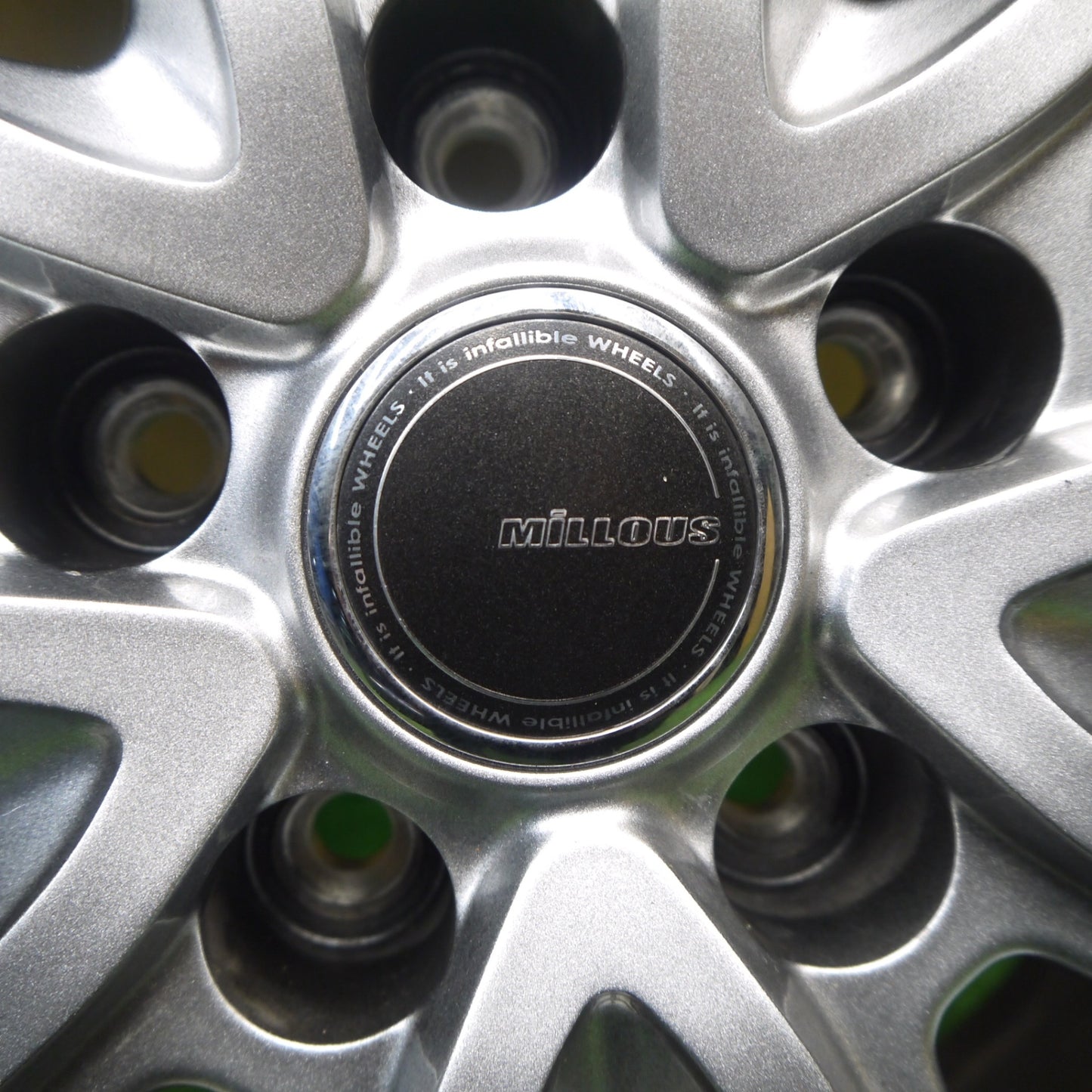 バリ溝！23年！キレイ！9.5分★スタッドレス 205/55R16 ヨコハマ アイスガード iG60 MiLLOUS VX ミルアス 16インチ PCD114.3/5H★5120805Hス