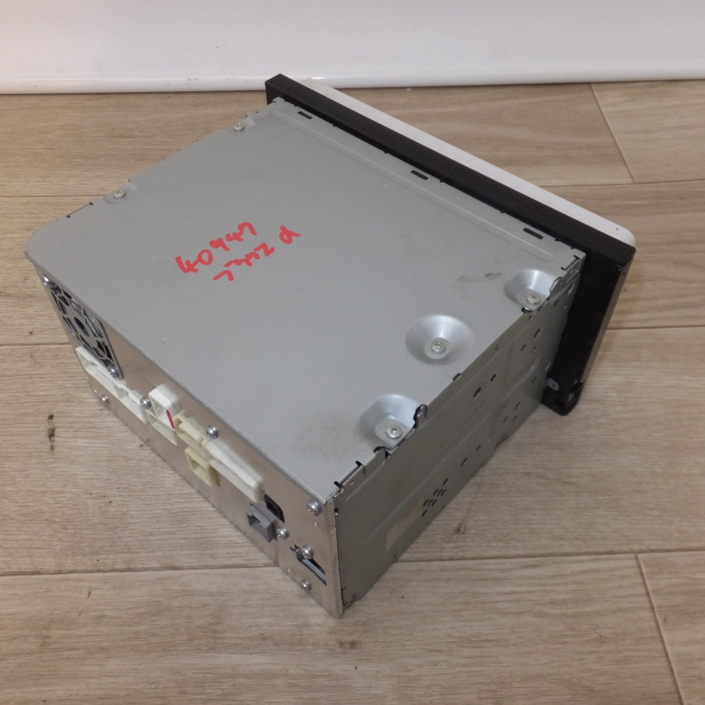 [送料無料] 現状品★パイオニア製 トヨタ 純正 メモリーナビ マルチAVステーション NSCP-W61 08545-00U60 セキュリティロック(21)★