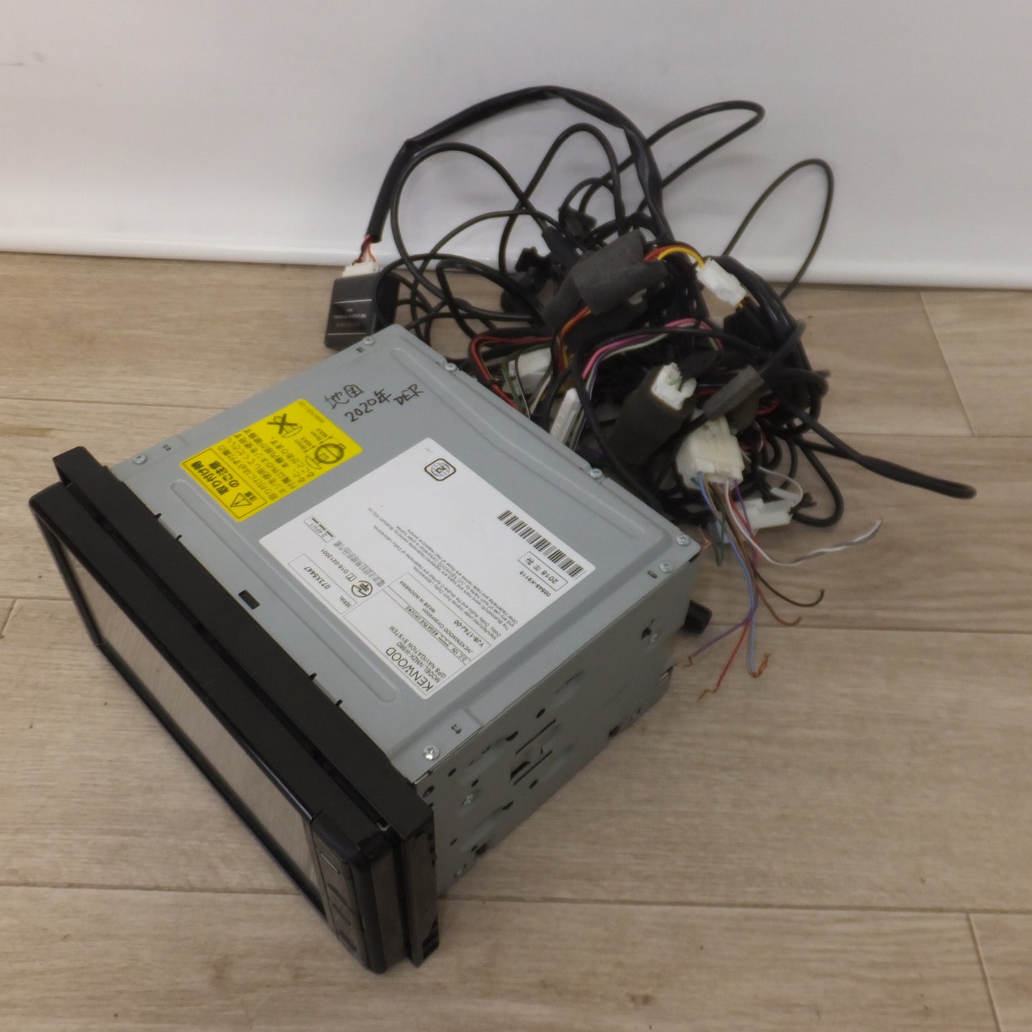 [送料無料] ★ケンウッド製 ダイハツ 純正 ワイド エントリーメモリーナビ NMZK-W68D[37]★