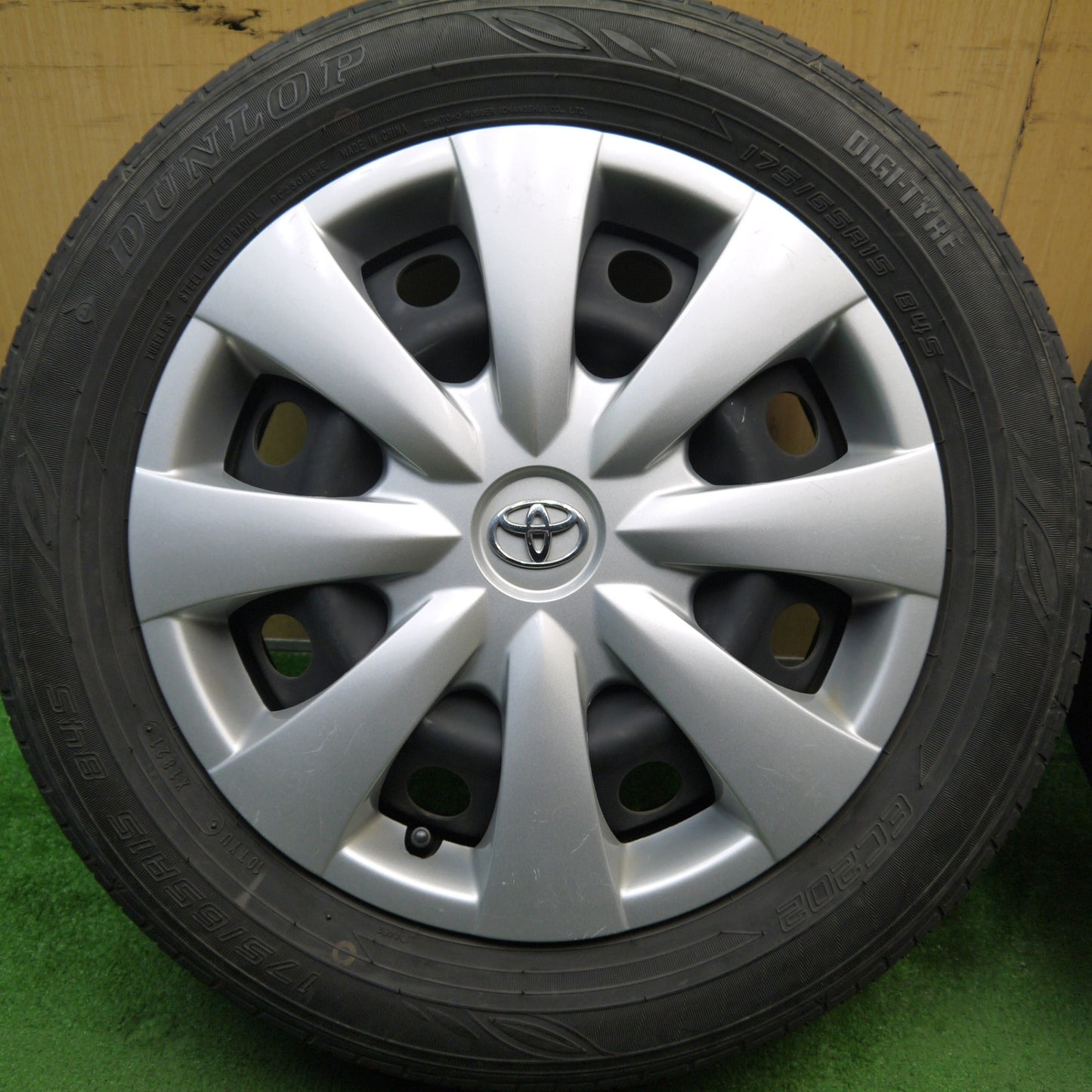 バリ溝！21年！8.5分★トヨタ カローラ アクシオ 純正 スチール 175/65R15 ダンロップ EC202 15インチ PCD100/4H★5052101Hノ