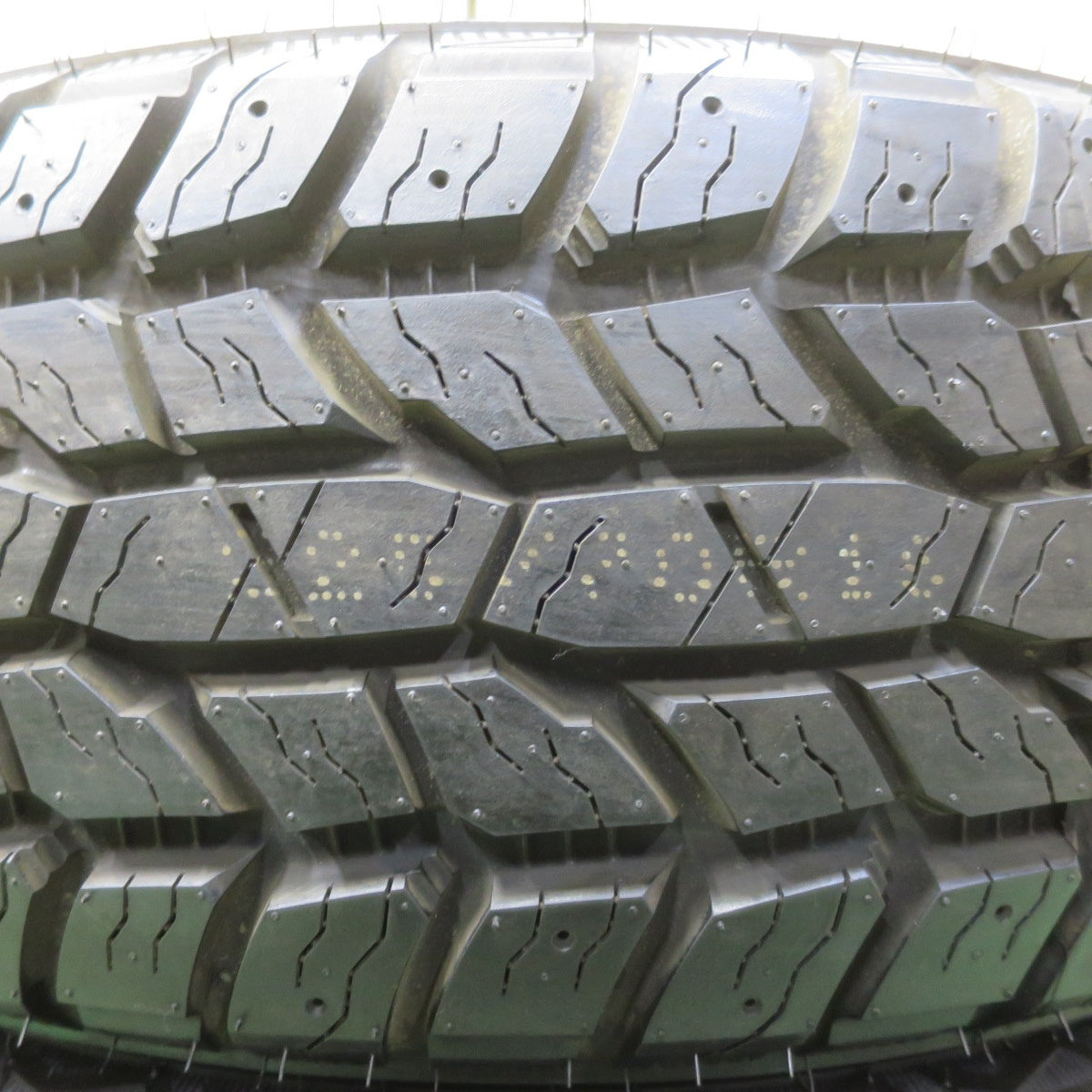 未使用！23年！2本★225/70R16 デュラターン TRAVIA A/T DURATURN 16インチ タイヤ デリカ D:5 エクストレイル CX-5 等★6073005イノタ