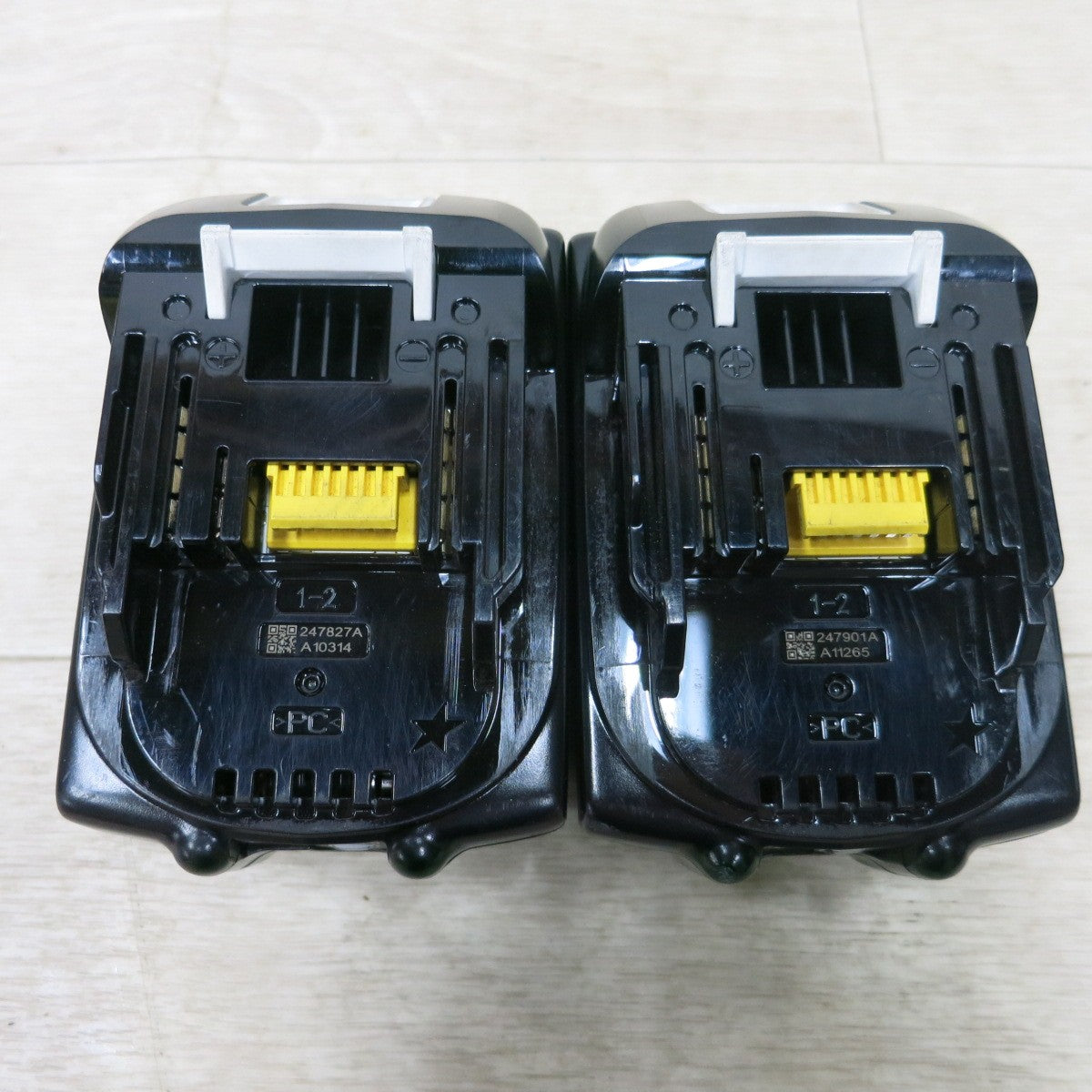 [送料無料] 美品!3点まとめ売り◆マキタ 7.2-18V用 急速 充電器 DC18RD / Li-ion リチウム イオン バッテリー 雪マーク BL1860B 2個 電動 工具◆