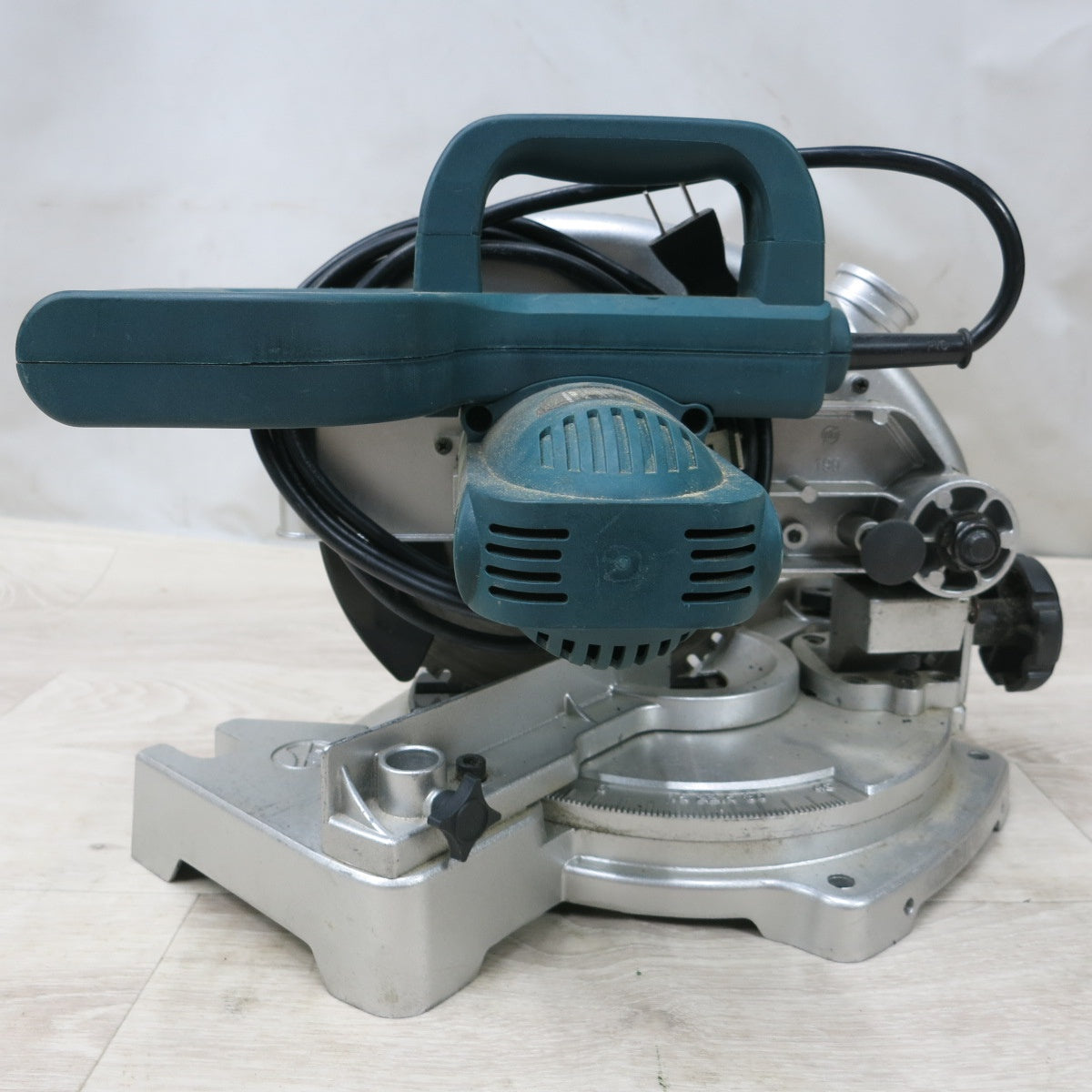 [送料無料] ◆新興 チップソー 切断機 100V 190mm MTC-190 切断機 卓上 丸ノコ 鉄工 木工 電動 工具◆