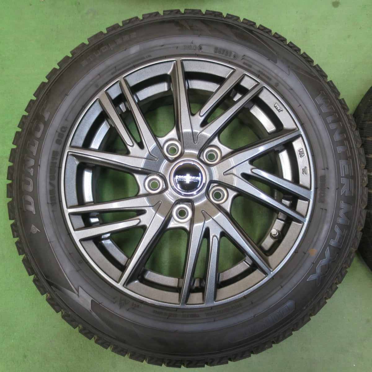 バリ溝！キレイ！9.5分★スタッドレス 185/65R15 ダンロップ ウインターマックス WM02 WAREN ヴァーレン 15インチ PCD114.3/5H★5123104イス