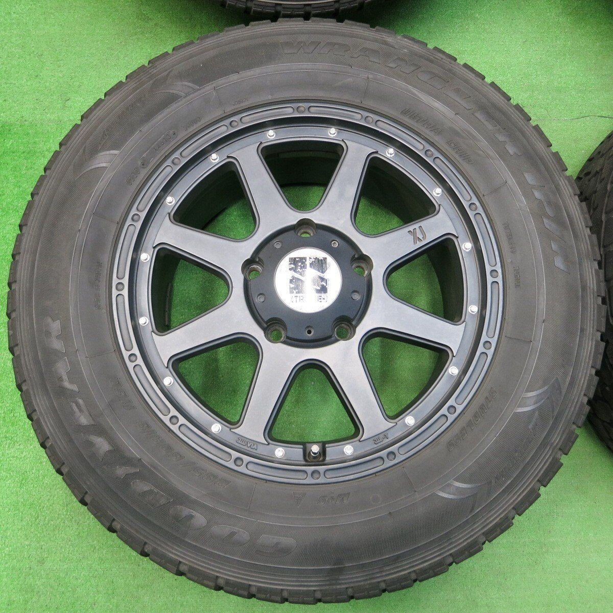 キレイ★ランクル 等 XTREME-J XJ 285/60R18 スタッドレス グッドイヤー ラングラー IP/N PCD150/5H★4022605イス