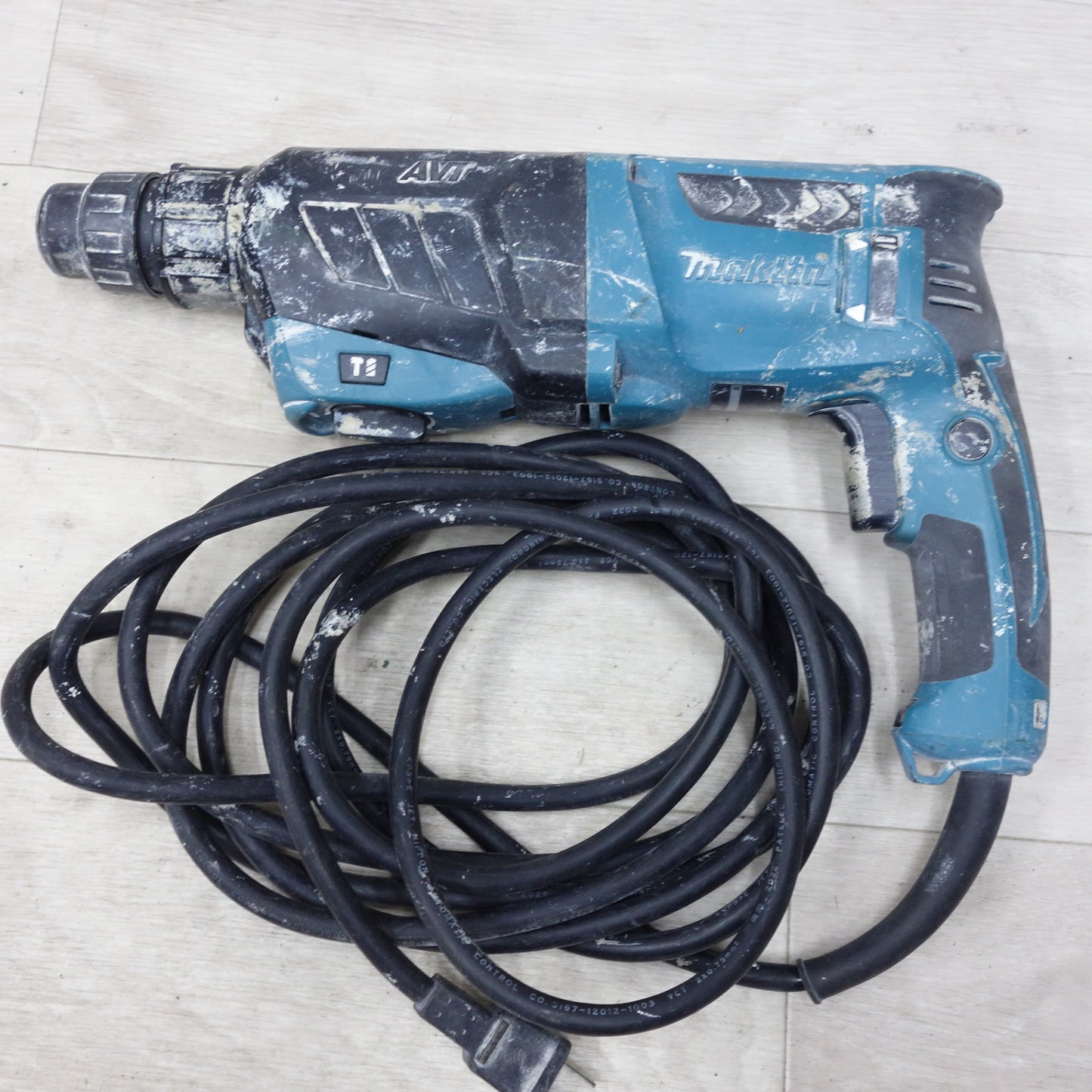 [送料無料] 付属品付き◆マキタ 26mm 電動 ハンマ ドリル HR2631F 100V ケース付き ハンマードリル  穴あけ 電動 工具◆