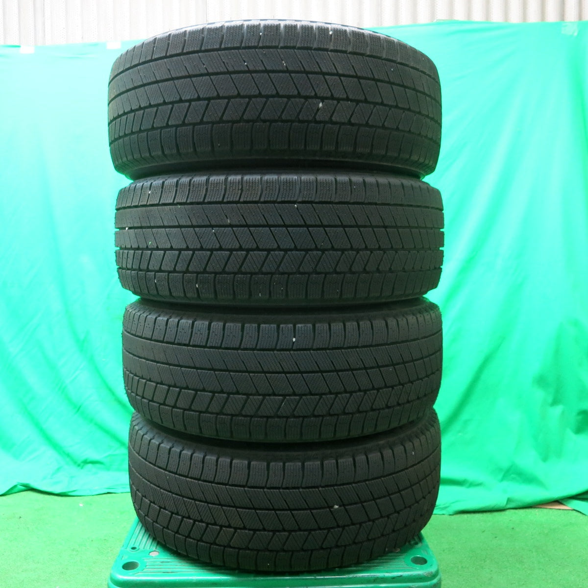 *送料無料* バリ溝！22年！ほぼ10分★トヨタ センチュリー 純正 225/60R16 スタッドレス ブリヂストン ブリザック VRX3 16インチ PCD114.3/5H★4043004ナス