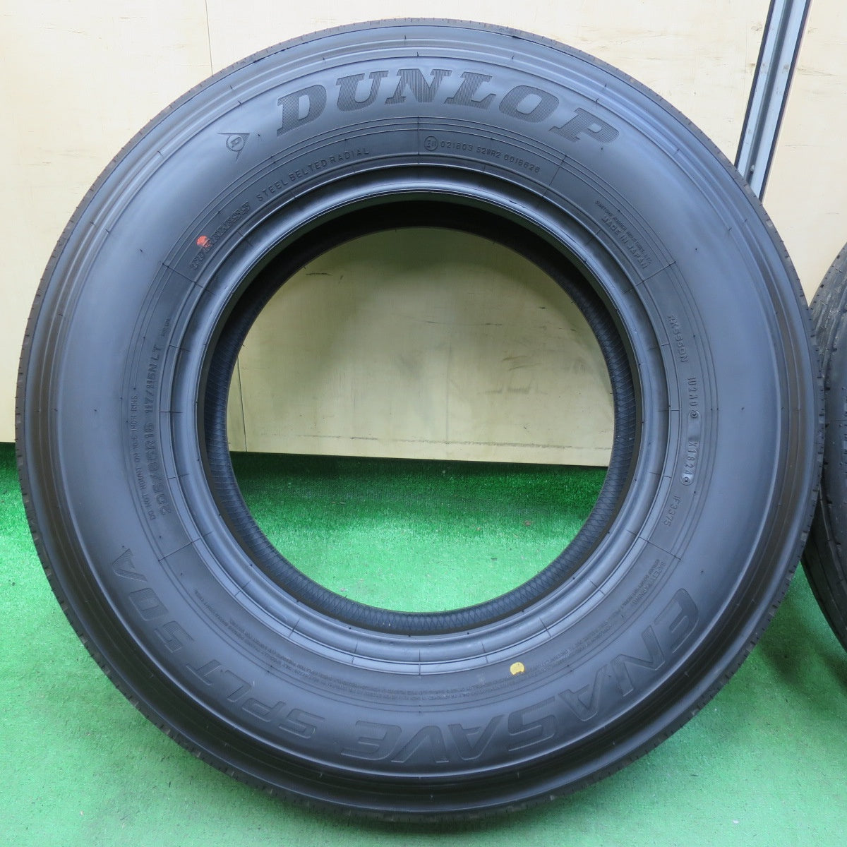 [送料無料] 新車外し！24年！ほぼ未使用★トラック タイヤ 205/85R16 117/115N ダンロップ エナセーブ SPLT50A 16インチ★4092406イノタ