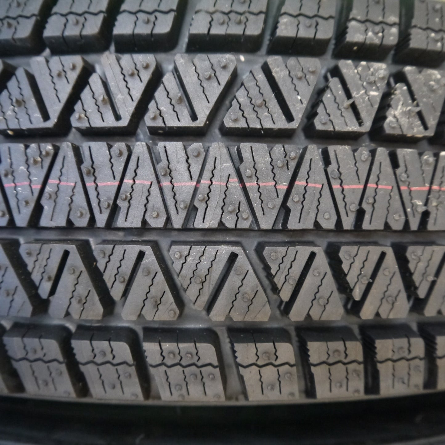 未使用★ジムニー 等 175/80R16 スタッドレス ブリヂストン ブリザック DM-V3 タイヤ 16インチ★6052602Hスタ