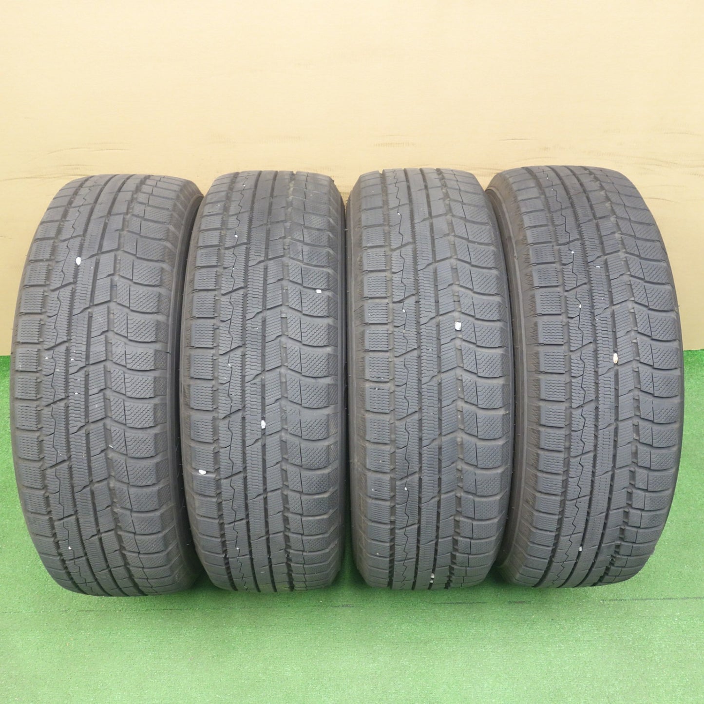 バリ溝！22年！キレイ！9.5分★スタッドレス 225/65R17 トーヨー ウインター トランパス TX AQUA アクア 17インチ PCD114.3/5H★6040303KTス