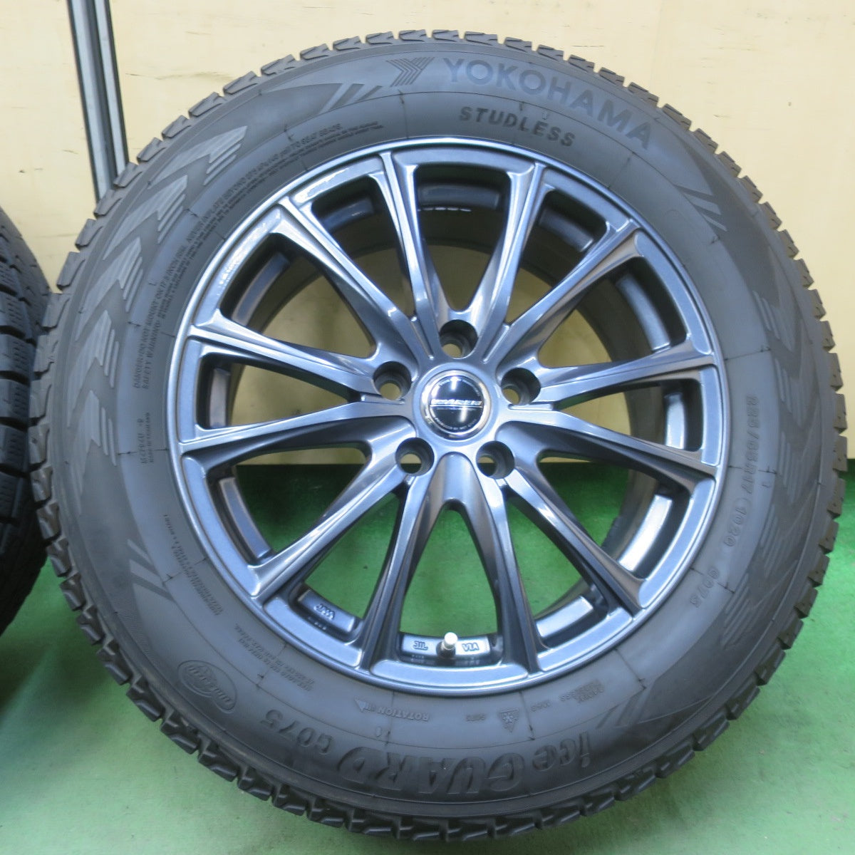 バリ溝！22年！キレイ！8.5分★スタッドレス 225/65R17 ヨコハマ アイスガード G075 WAREN ヴァーレン 17インチ PCD114.3/5H★6052502イス