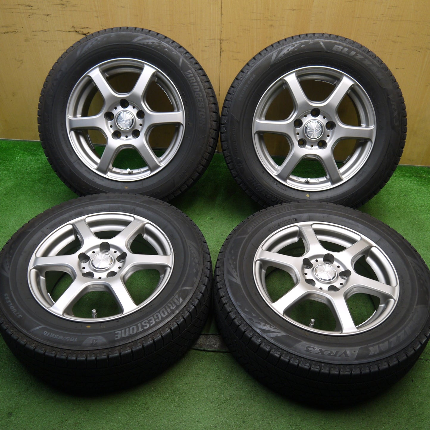 バリ溝！22年！9.5分★スタッドレス 195/65R15 ブリヂストン ブリザック VRX3 LAYCEA 02 レイシア 15インチ PCD114.3/5H★5060308Hス