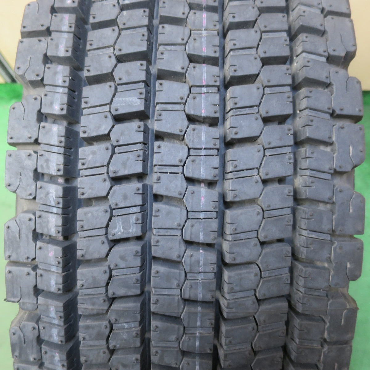 未使用！1本★トラック タイヤ 245/70R19.5 136/134J スタッドレス ブリヂストン W900 19.5インチ★6072911イスタ