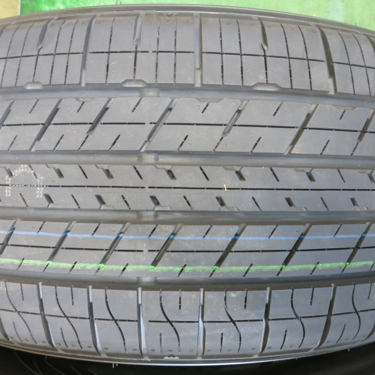 新車外し！26年◎265/65R18 ダンロップ グラントレック H/T 31 タイヤ 18インチ ランクル 250 300 レクサス LX 等◎6101111HAノタ