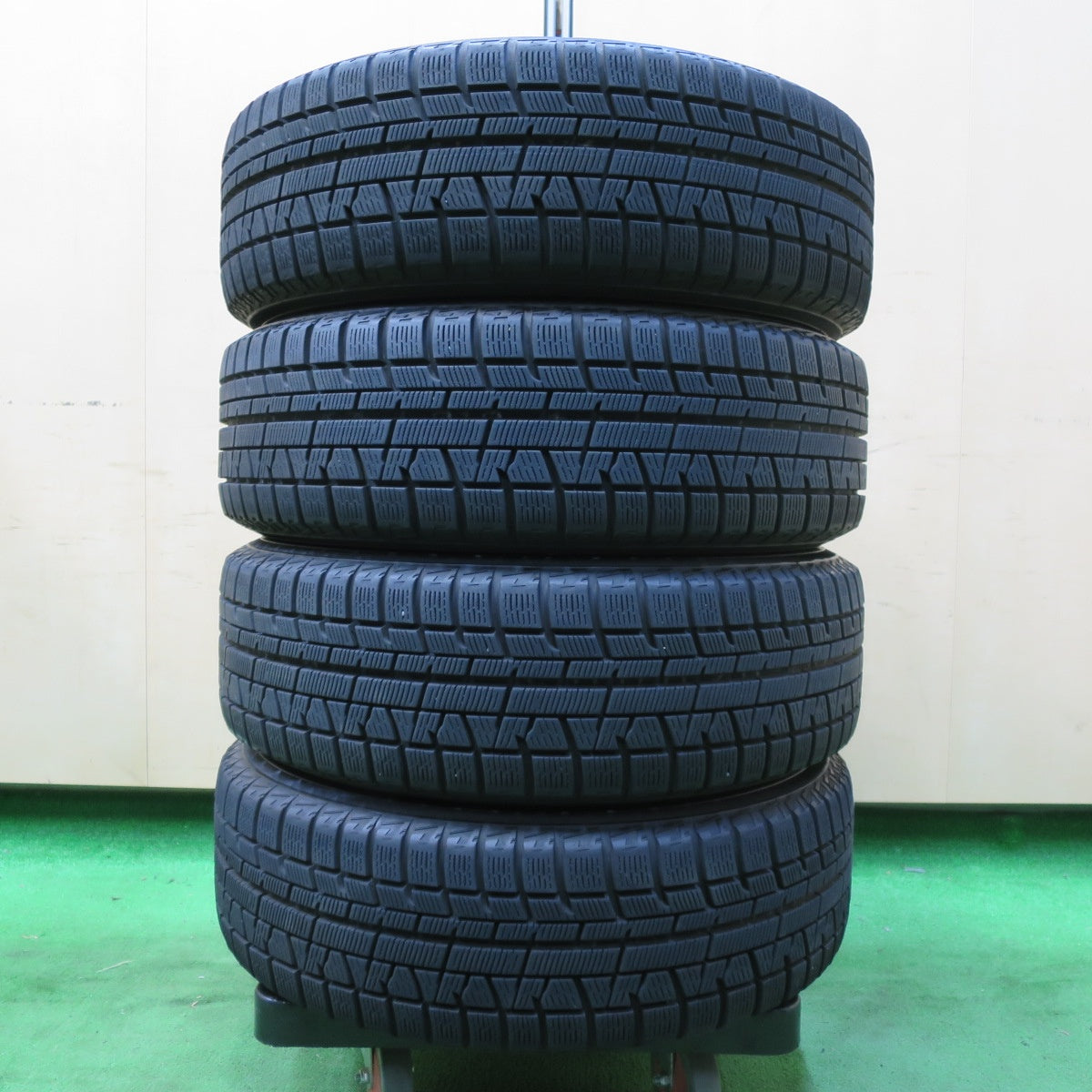 *送料無料* バリ溝！キレイ！9.5分★スタッドレス 185/60R15 ヨコハマ アイスガード iG50 プラス STRANGER ストレンジャー 15インチ PCD100/4H★4063003イス