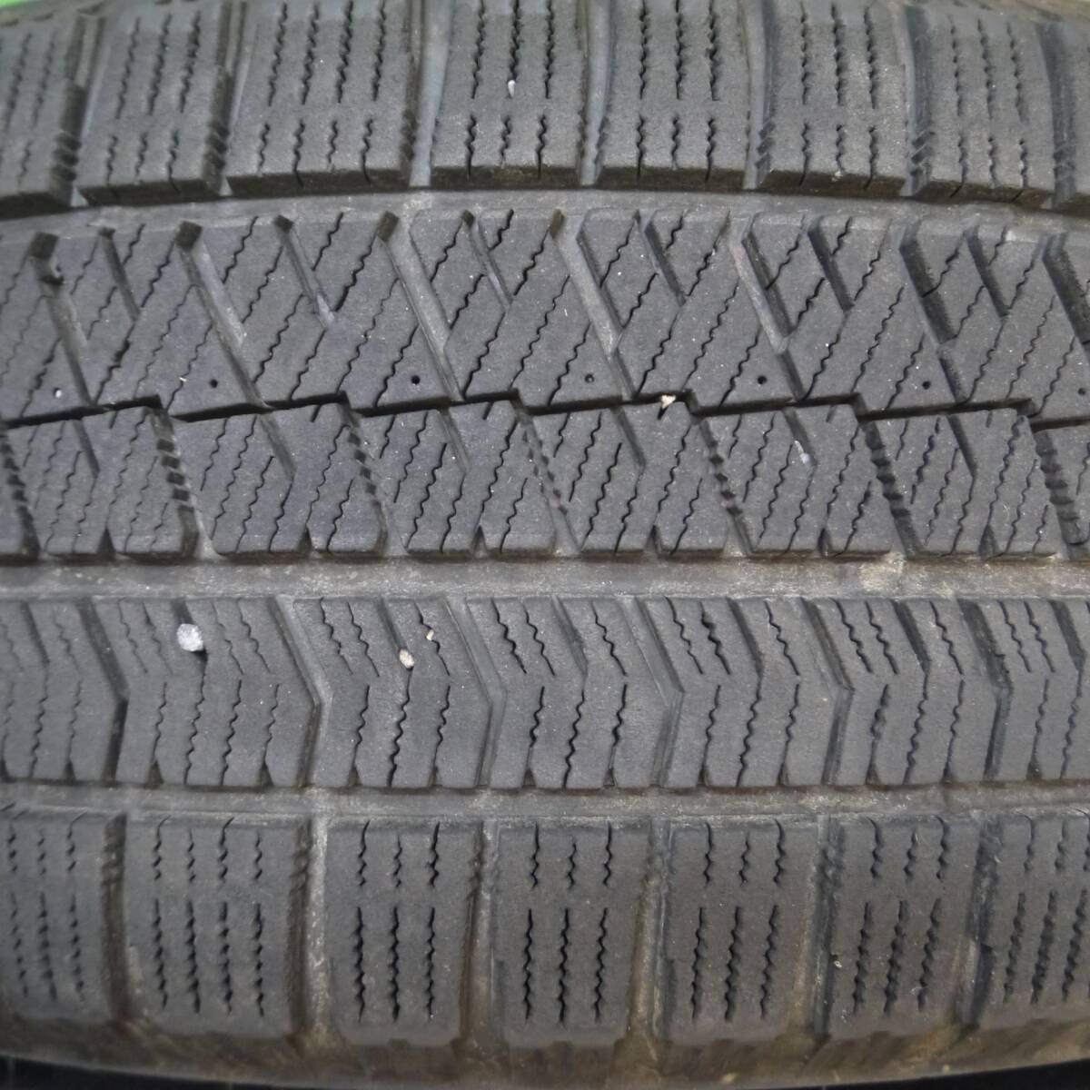 バリ溝！21年！キレイ！9分★スタッドレス 215/60R17 ブリヂストン ブリザック VRX2 Exceeder エクシーダー 17インチ PCD114.3/5H★5013108Hス