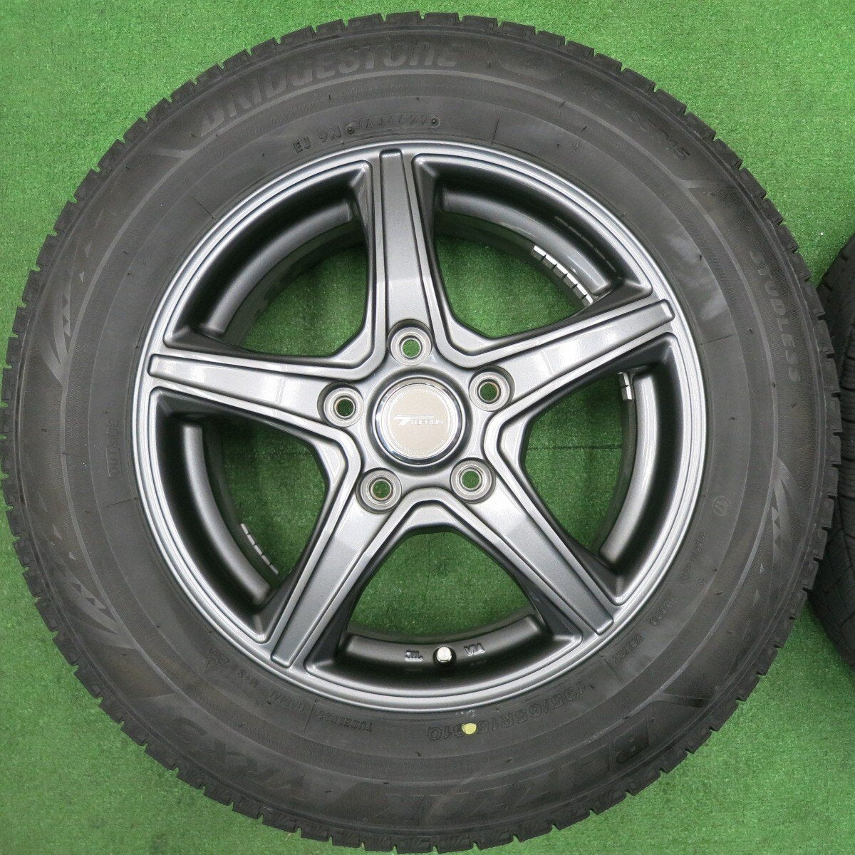 キレイ！22年★スタッドレス 195/65R15 ブリヂストン ブリザック VRX3 TOPRUN トップラン 15インチ PCD114.3/5H★4121103NJス