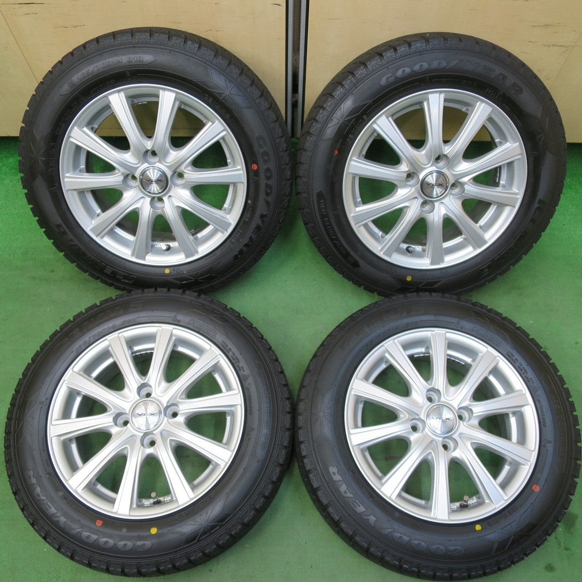 タイヤほぼ未使用！キレイ★スタッドレス 165/70R14 グッドイヤー アイスナビ6 V.E.X. VEX 14インチ PCD100/4H★5022714イス