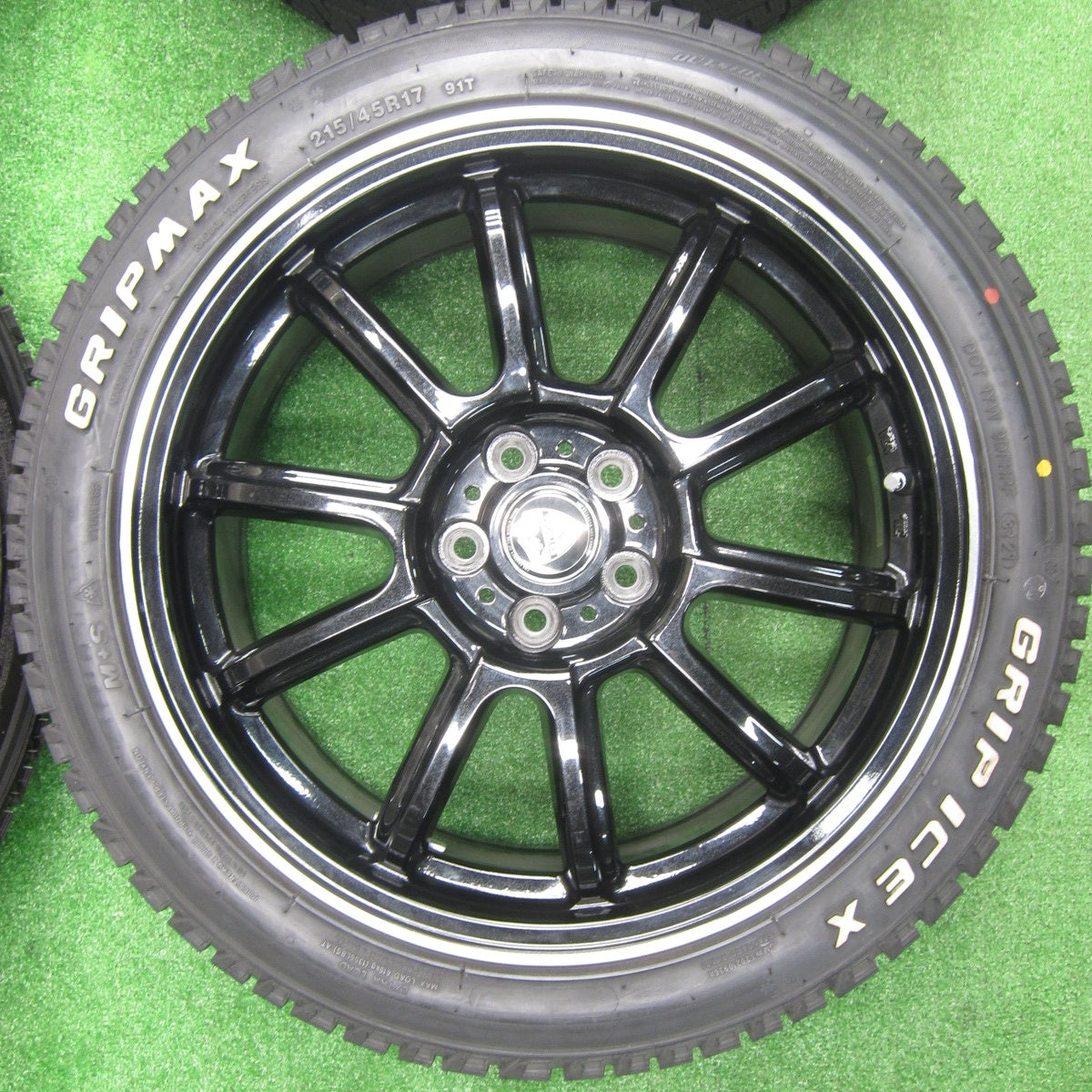 [送料無料] タイヤほぼ未使用！21年！キレイ★86 BRZ 等 215/45R17 スタッドレス グリップマックス GRIP ICE X ホワイトレター ESTROSA エステローザ PCD100/5H★4111804TNス