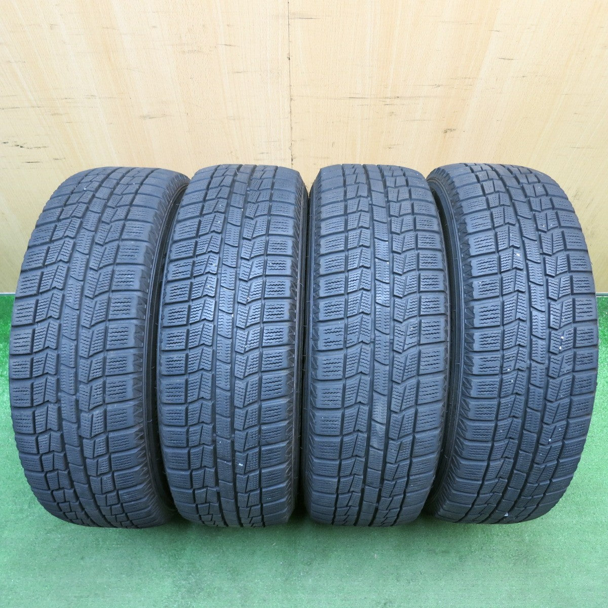 バリ溝！キレイ！8.5分★スタッドレス 195/65R15 オートバックス ノーストレック N3i LEBEN レーベン 15インチ PCD114.3/5H★6050202HAス
