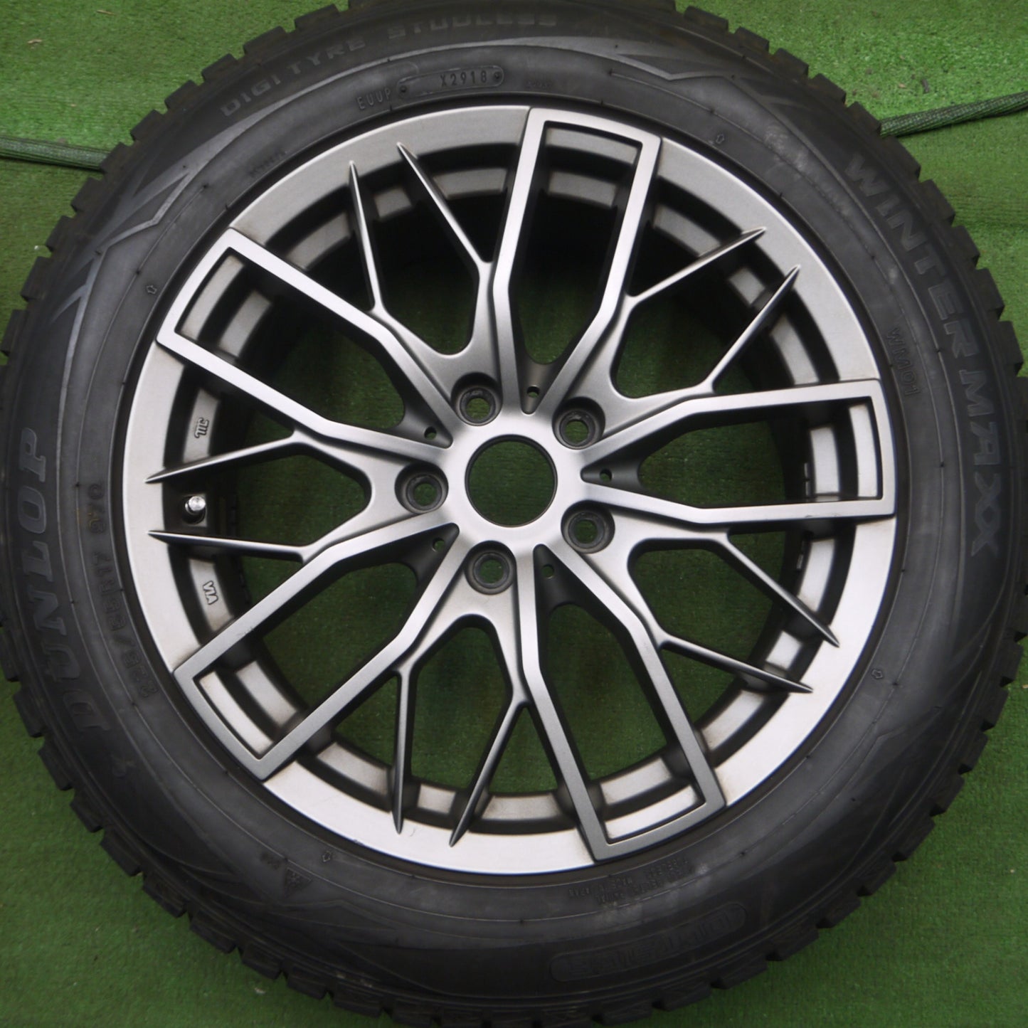 [送料無料] バリ溝！キレイ！8.5分★BMW等 EUROBAHN 225/55R17 スタッドレス ダンロップ ウインターマックス WM01 PCD112/5H★4030111Hス