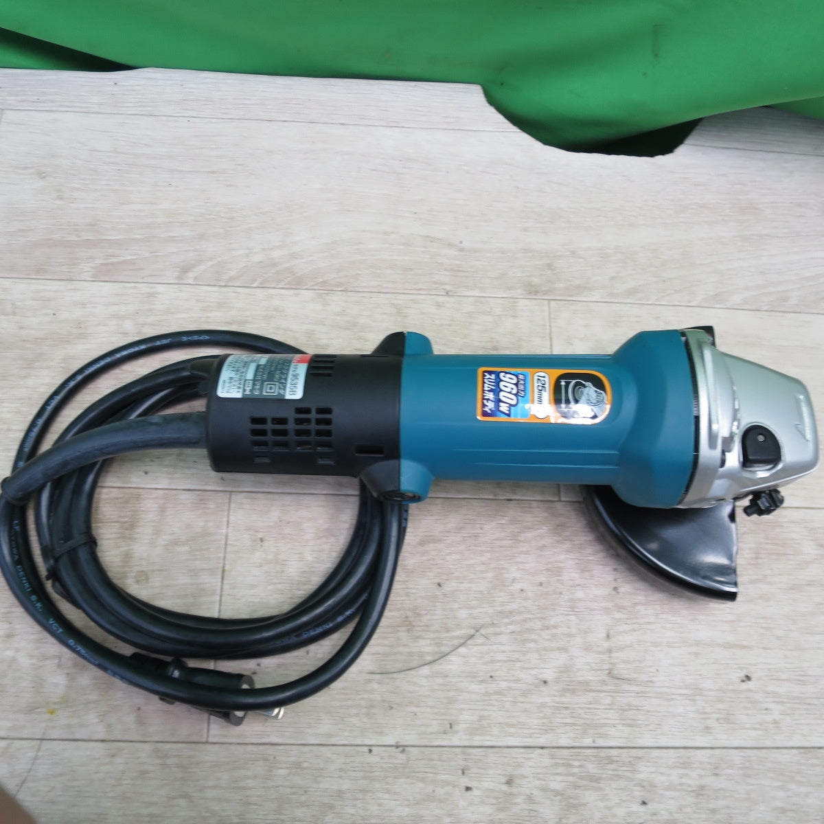 [送料無料] 美品☆マキタ 125mm ディスクグラインダー 9535B 電動 工具 研摩 研磨 機☆
