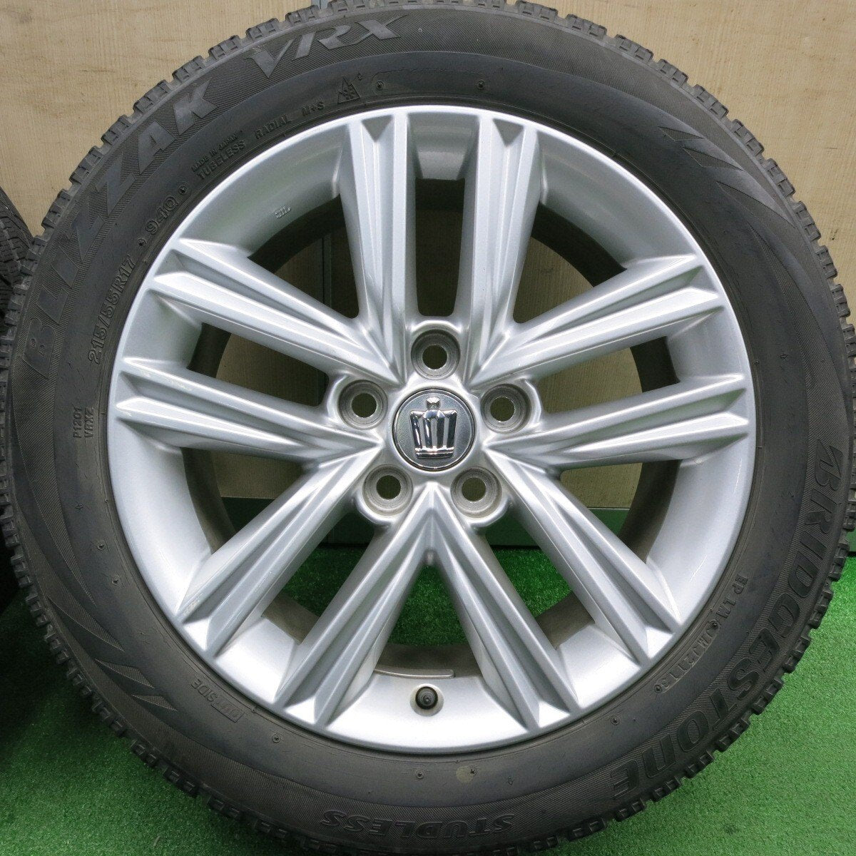 4本価格★トヨタ 210系 クラウン 純正 215/55R17 スタッドレス ブリヂストン VRX 17インチ PCD114.3/5H★4123004HAス