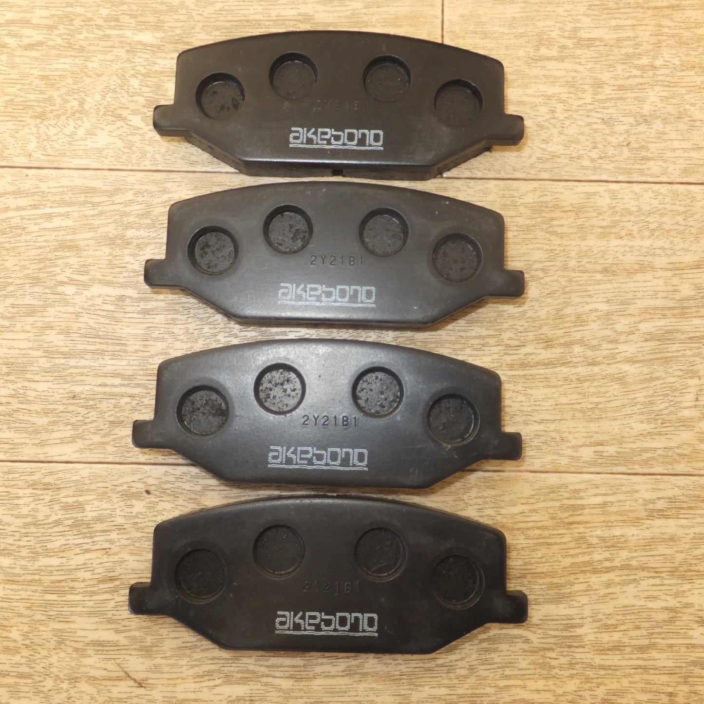 [送料無料] 未使用★曙ブレーキ工業 akebono フロント ブレーキパッド FRONT PAD AN-129K　マツダ AZオフロード　スズキ ジムニー　など★