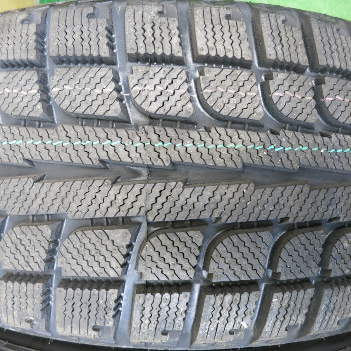 未使用！24年！美品★スタッドレス 225/55R18 マックストレック TREK M7 LUXALES PW-X2 ラグザレス 18インチ PCD114.3/5H★5120605HAス