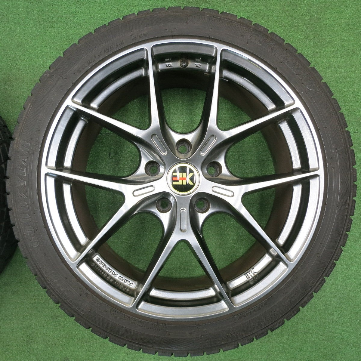 [送料無料] バリ溝！キレイ！8.5分★BMW 等 BAOKANG KE3S010 225/45R18 スタッドレス グッドイヤー アイスナビ7 18インチ PCD120/5H★5010404NJス