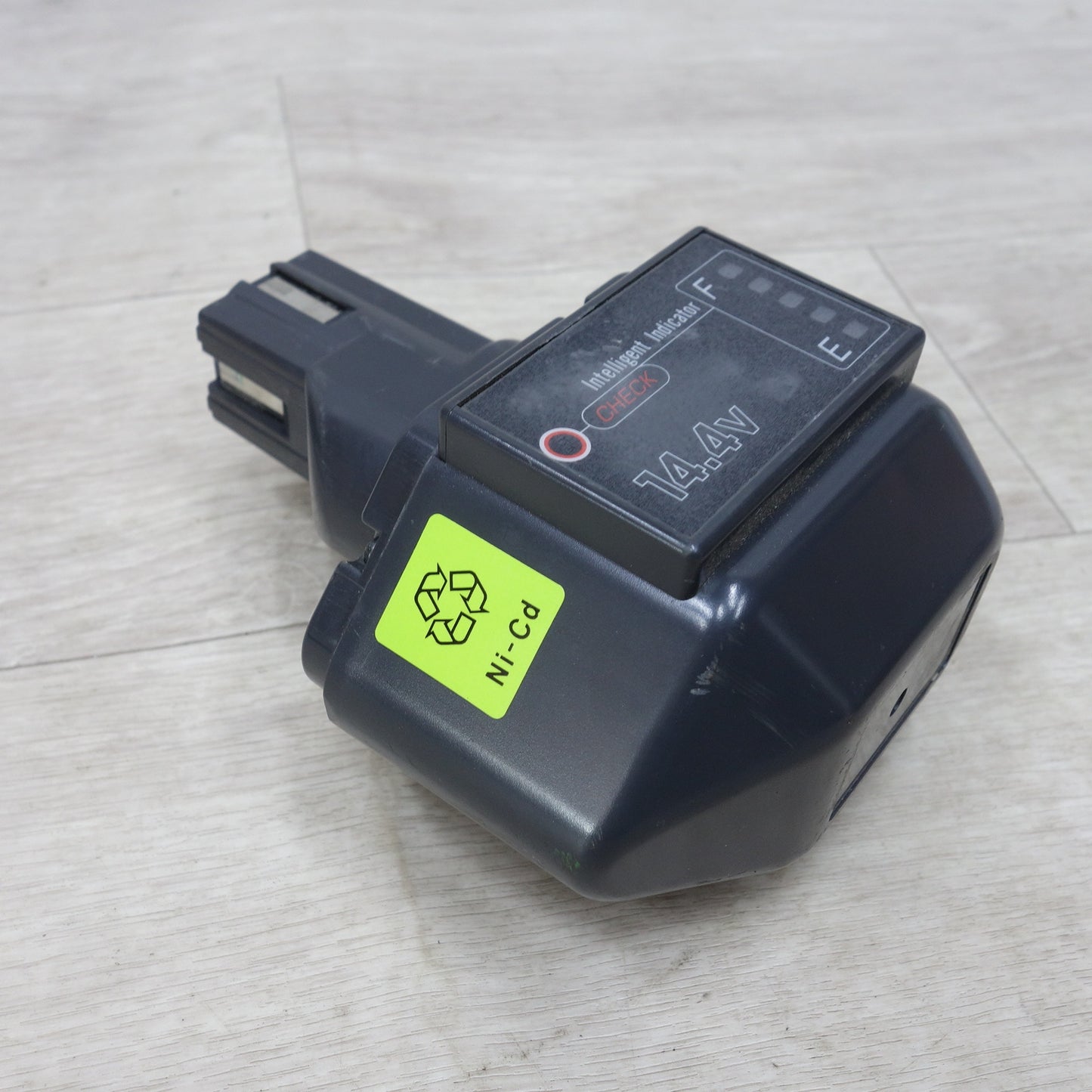 [送料無料] ◆泉精器  電動 油圧式 工具用 バッテリー パック BP-70I 急速 充電器 CH-3HR IZUMI 電動 工具 現状品◆