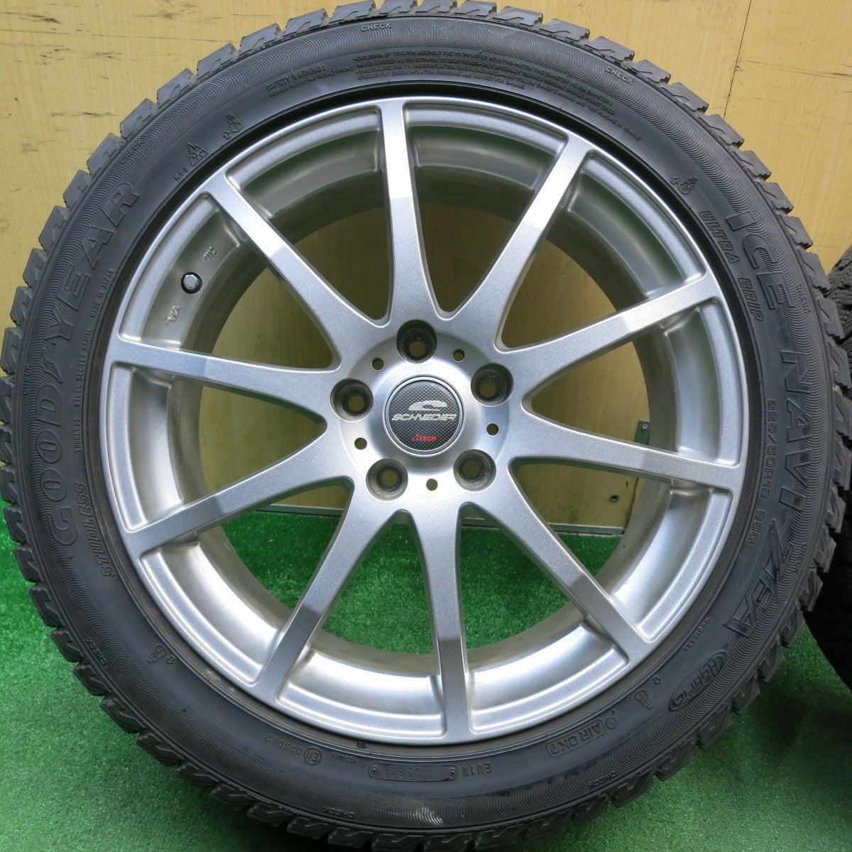 バリ溝！キレイ！9.5分★スタッドレス 225/50R18 グッドイヤー アイスナビ ZEA SCHNEIDER シュナイダー 18インチ PCD114.3/5H★6012203HAス