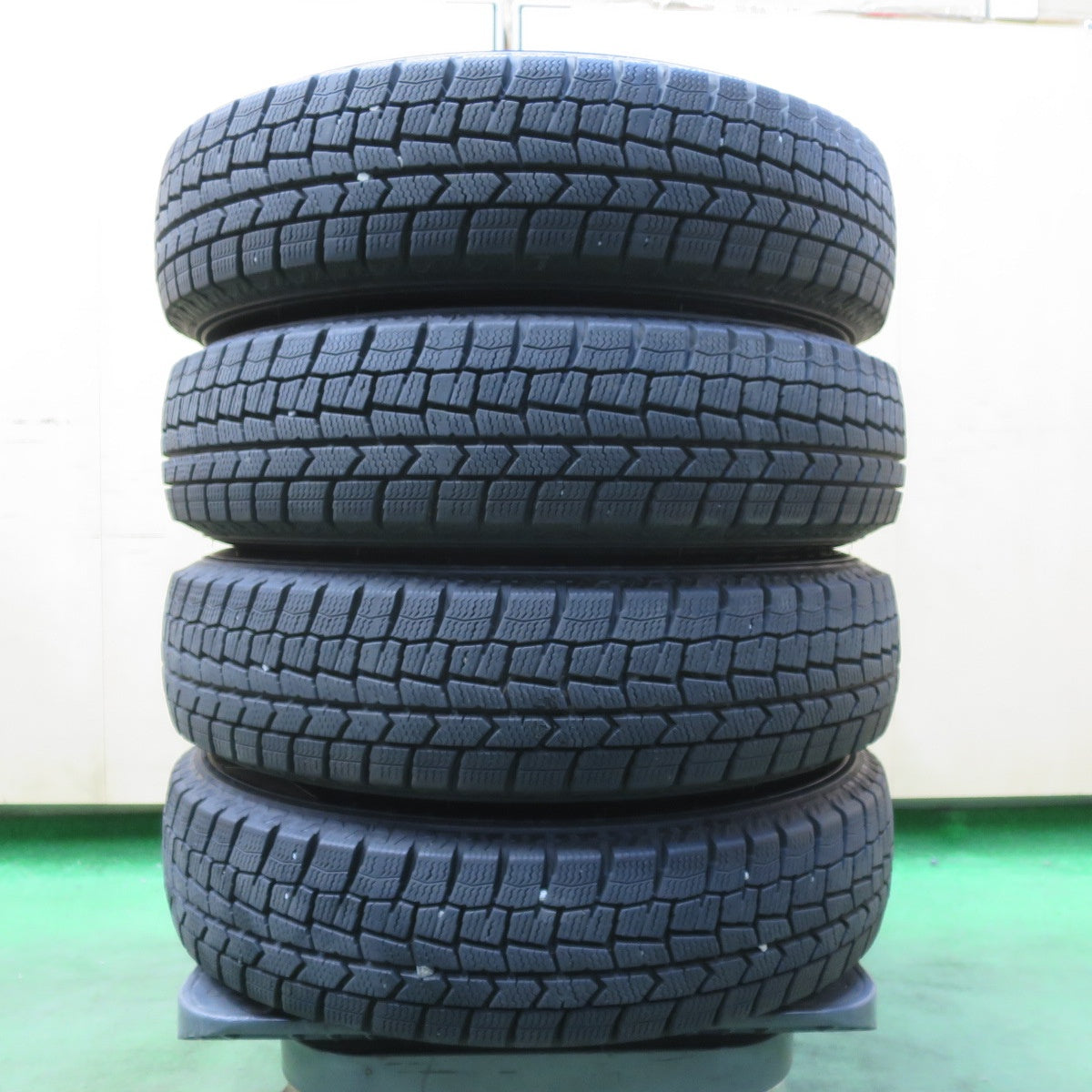 バリ溝！22年！9分★スタッドレス 145/80R13 ダンロップ ウインターマックス WM02 E sprine 13インチ PCD100/4H★5042608イス