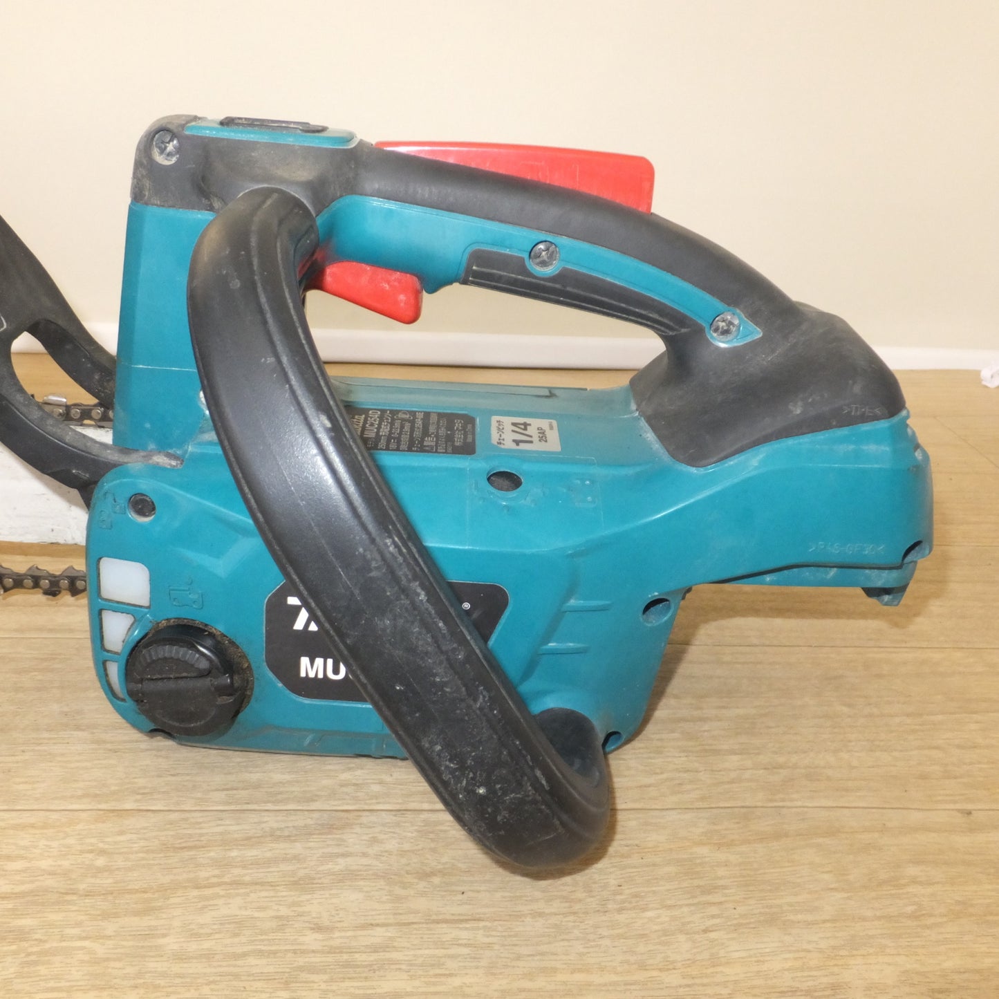 [送料無料] ★マキタ makita 250mm 充電式チェンソー MUC54D 18V 本体のみ★
