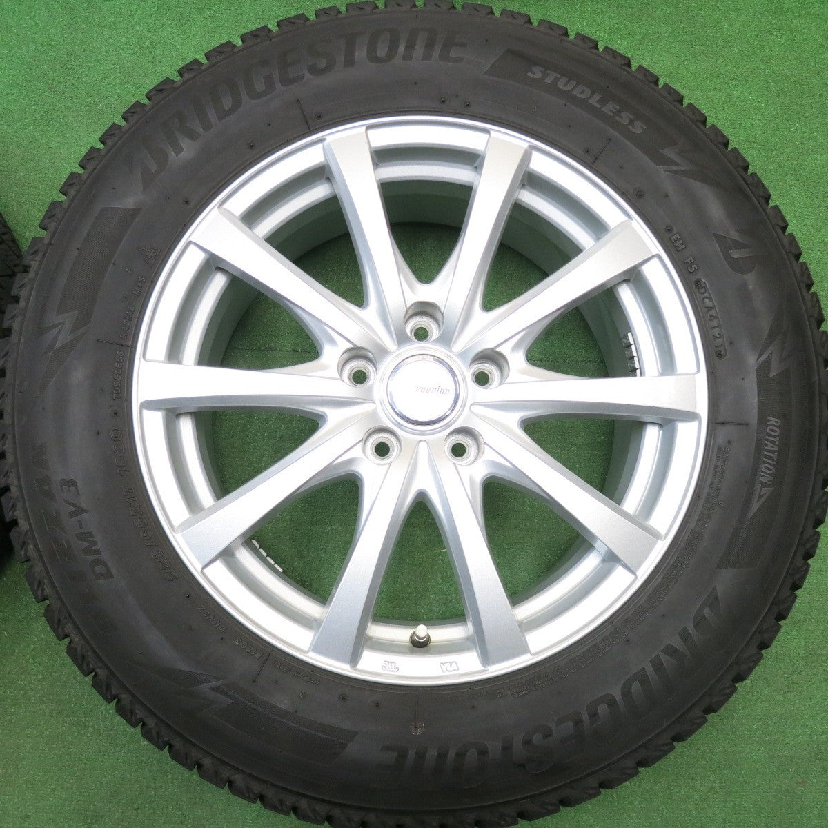 バリ溝！キレイ！9.5分★スタッドレス 225/65R17 ブリヂストン ブリザック DM-V3 ravrion RS01 ラブリオン 17インチ PCD114.3/5H★6010203HAス