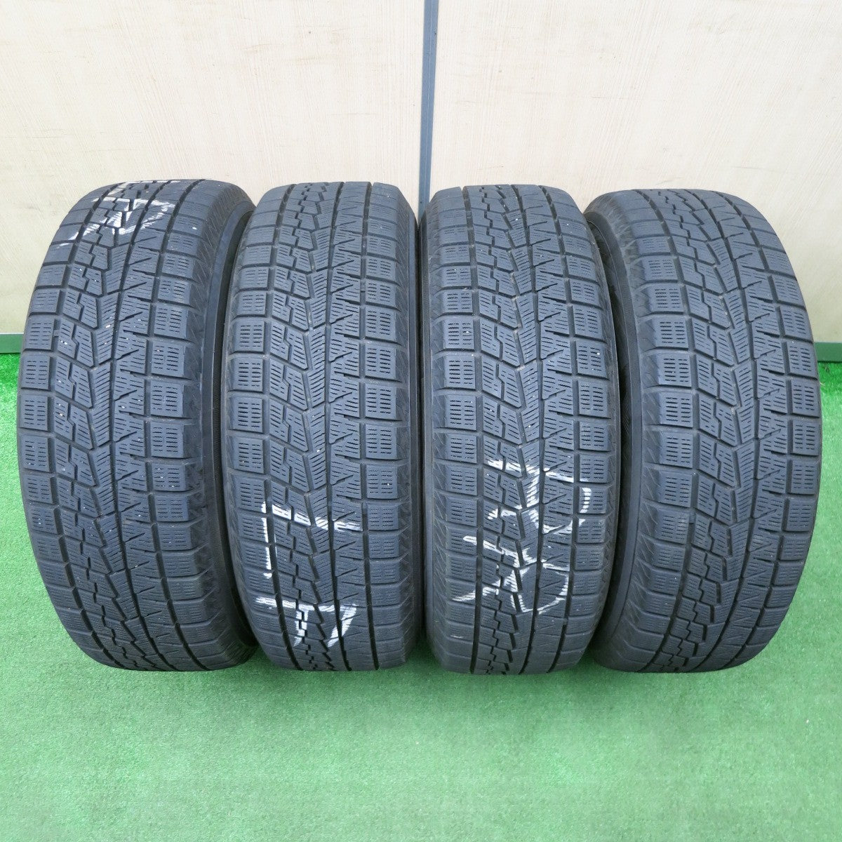 [送料無料] キレイ！21年★スタッドレス 195/65R15 ヨコハマ アイスガード iG70 VELVA SPORTZ ヴェルヴァ 15インチ PCD114.3/5H★4122907NJス