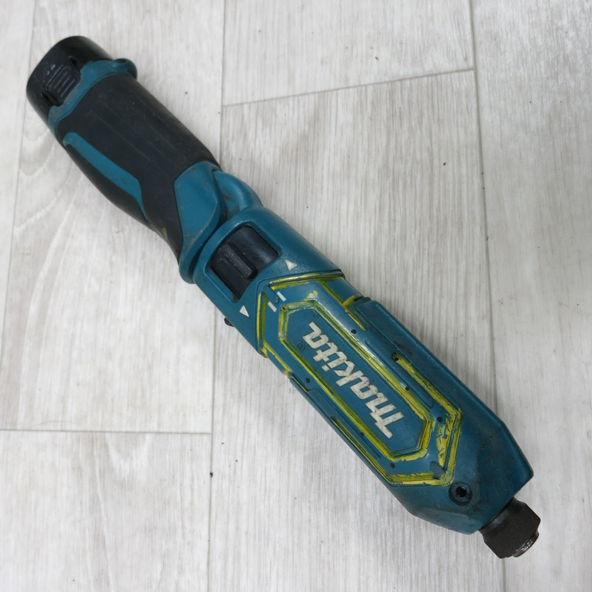 [送料無料] ◆makita マキタ 充電式ペンインパクトドライバ TD022D 7.2V バッテリー付き 電動工具◆