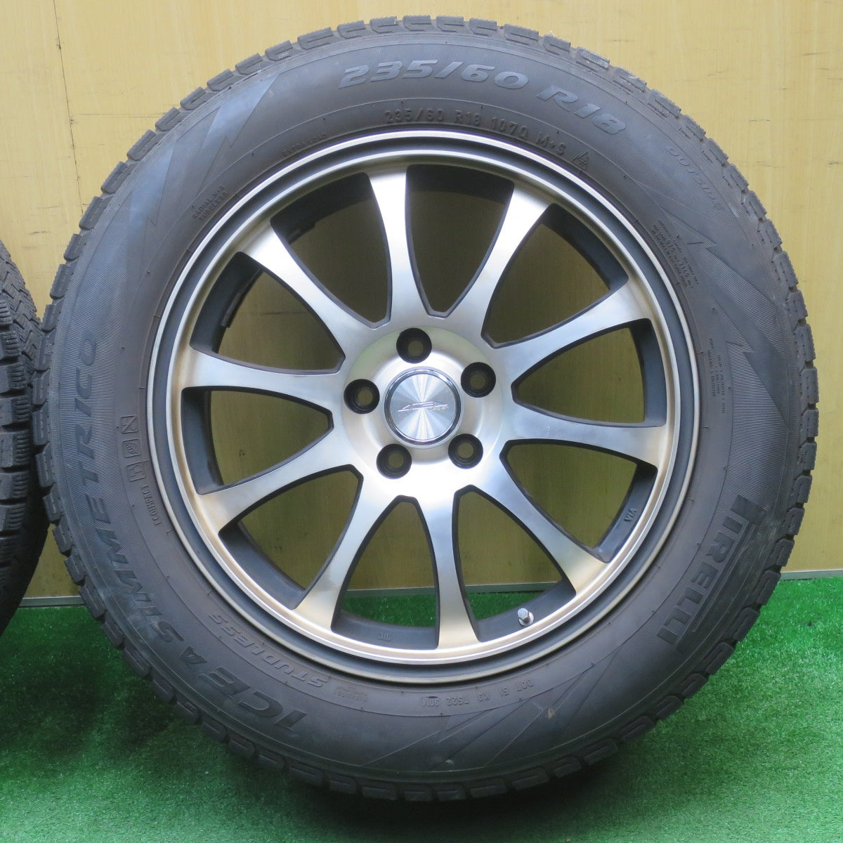 バリ溝！8.5分★アウディ Q5 等 ACE DESIGN 235/60R18 スタッドレス ピレリ アイスアシンメトリコ 18インチ PCD112/5H★5111701NJス